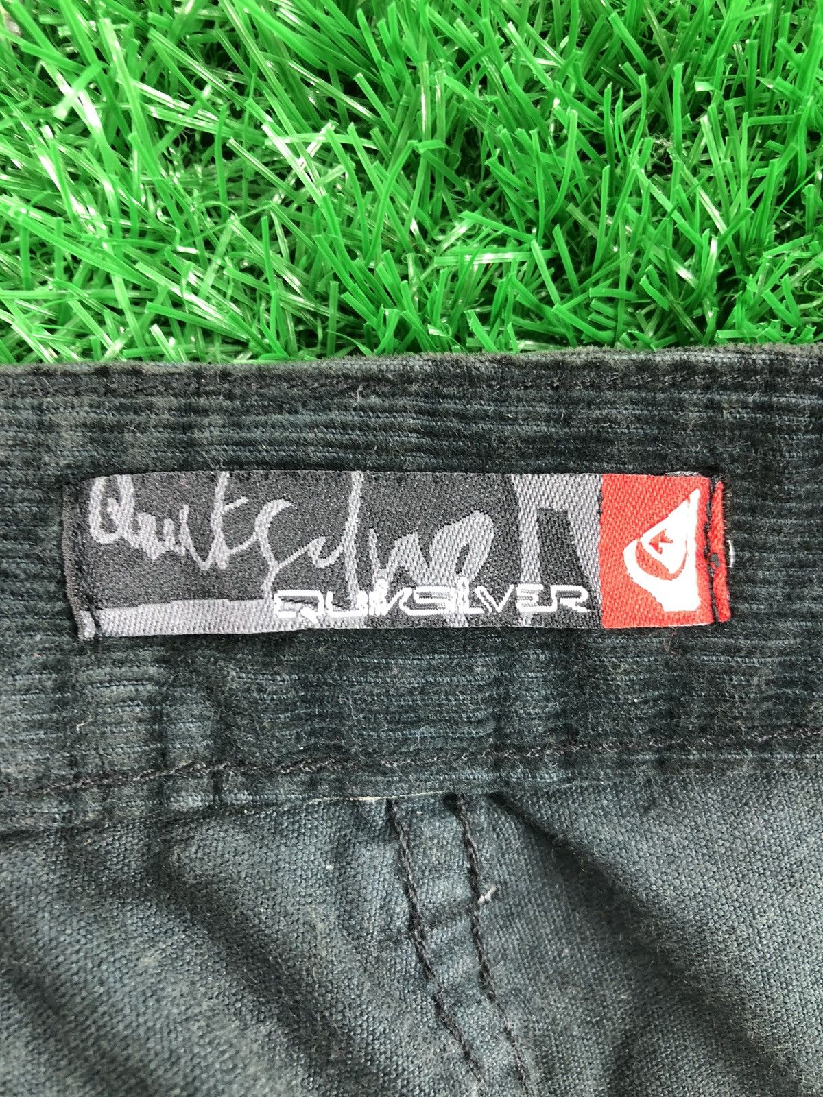 Quiksilver Vintage Quilksilver Corduroy Pants Embroidered Logo Size US 33 - 16 Thumbnail