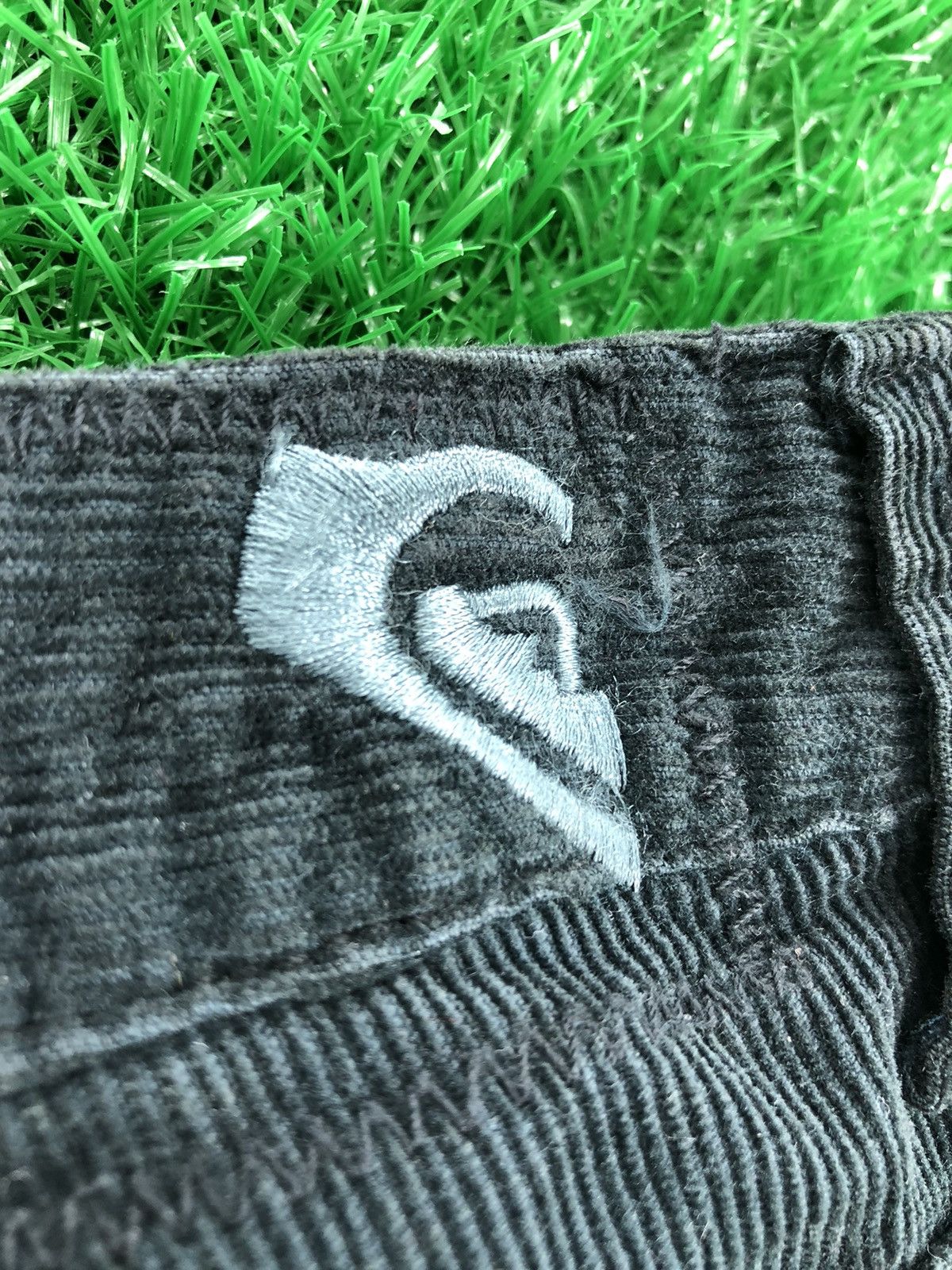Quiksilver Vintage Quilksilver Corduroy Pants Embroidered Logo Size US 33 - 10 Thumbnail