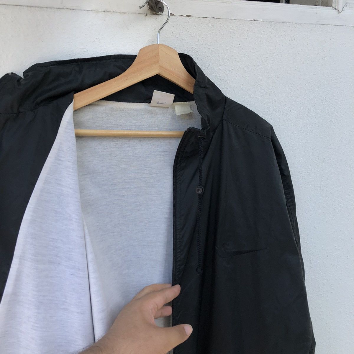 Nike ULTIMATE BLACK VINTAGE NIKE SMALL SWOOSH JACKET Size US L / EU 52-54 / 3 - 9 Thumbnail