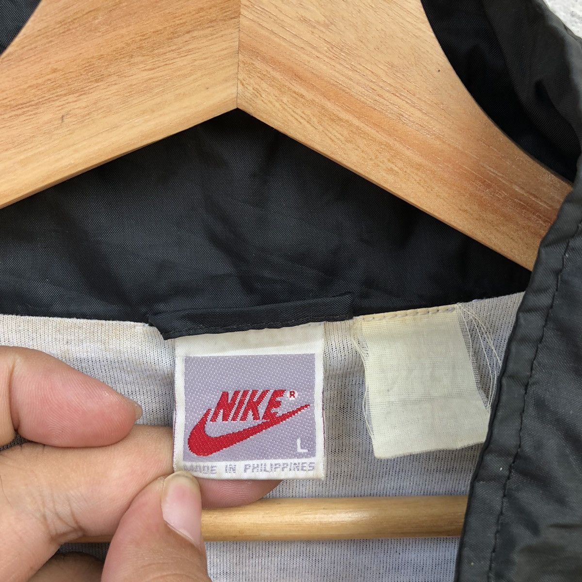 Nike ULTIMATE BLACK VINTAGE NIKE SMALL SWOOSH JACKET Size US L / EU 52-54 / 3 - 8 Thumbnail