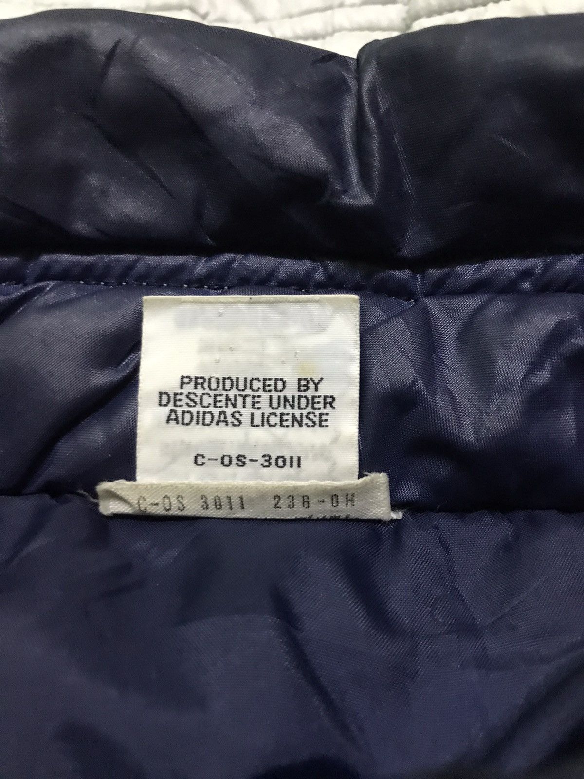 Vintage Vintage adidas down jacket Size US L / EU 52-54 / 3 - 4 Thumbnail