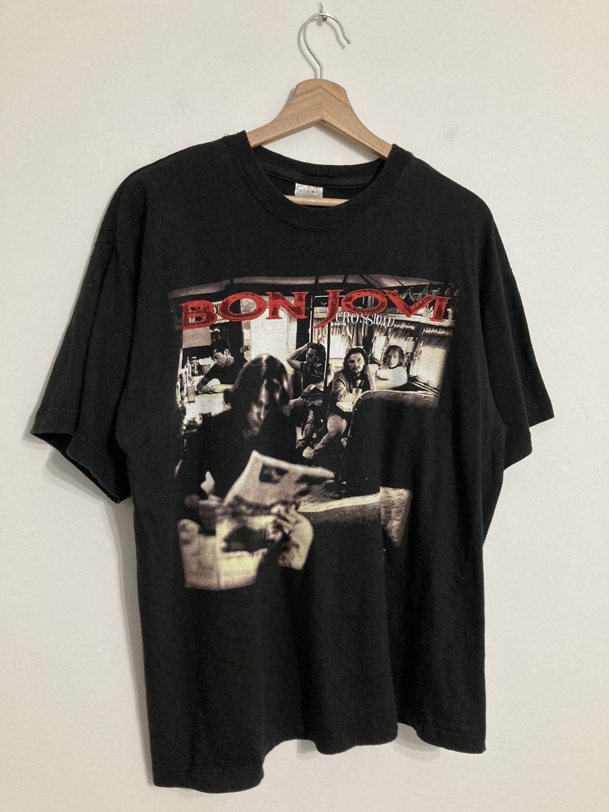 Band Tees Vintage Bon Jovi 90s Crossroad Rock Band Tee Graphic Print Size US XL / EU 56 / 4 - 2 Thumbnail