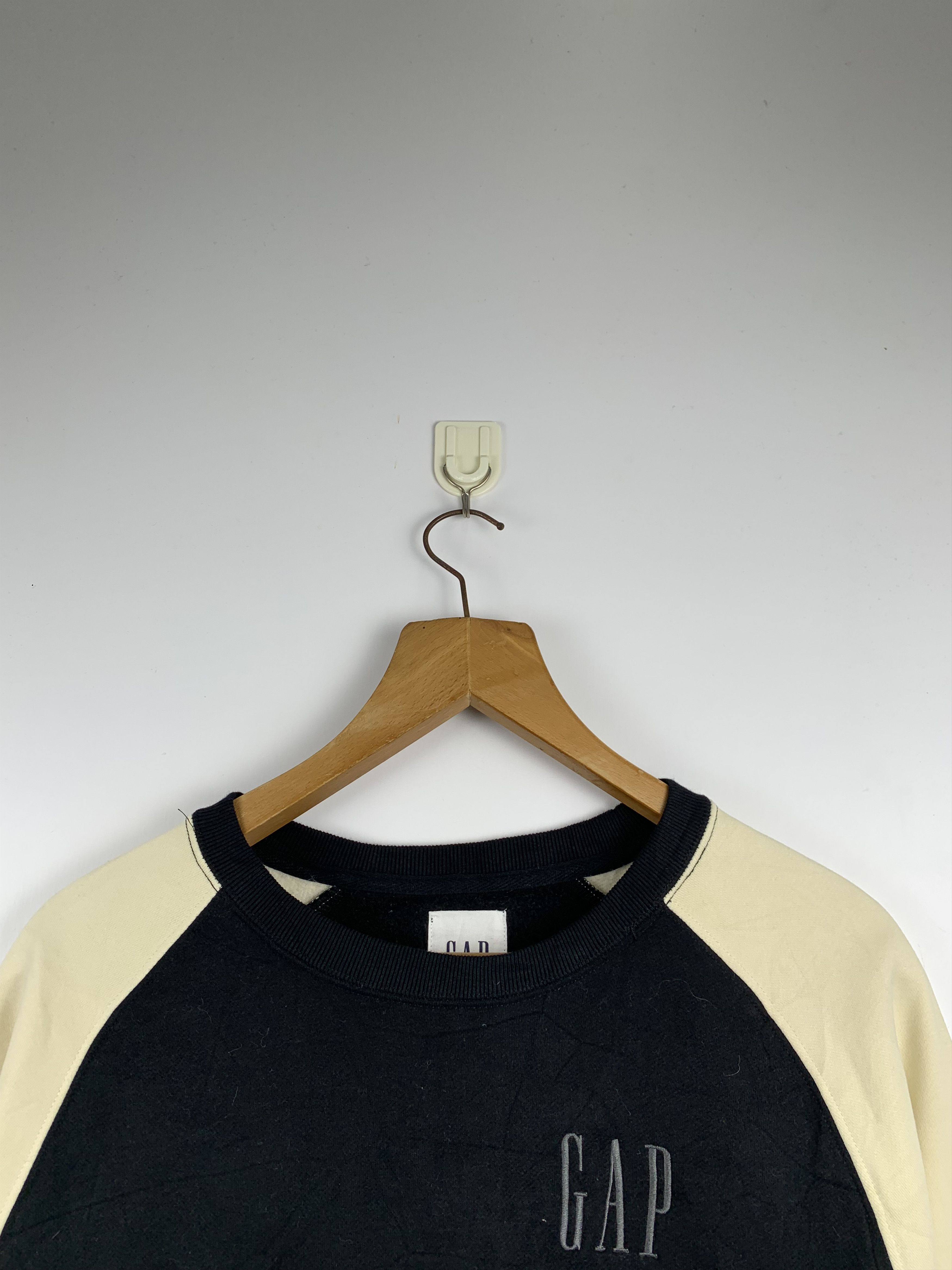 Gap × Vintage Vintage Gap Small Logo Crewneck Pullover Sweatshirt Size US M / EU 48-50 / 2 - 2 Thumbnail