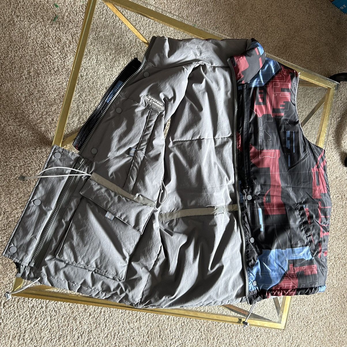 C2H4 SYSTEM ON CARBON REVERSiBLE USER iNTERFACE DOWN PUFFER VEST Size US L / EU 52-54 / 3 - 8 Thumbnail