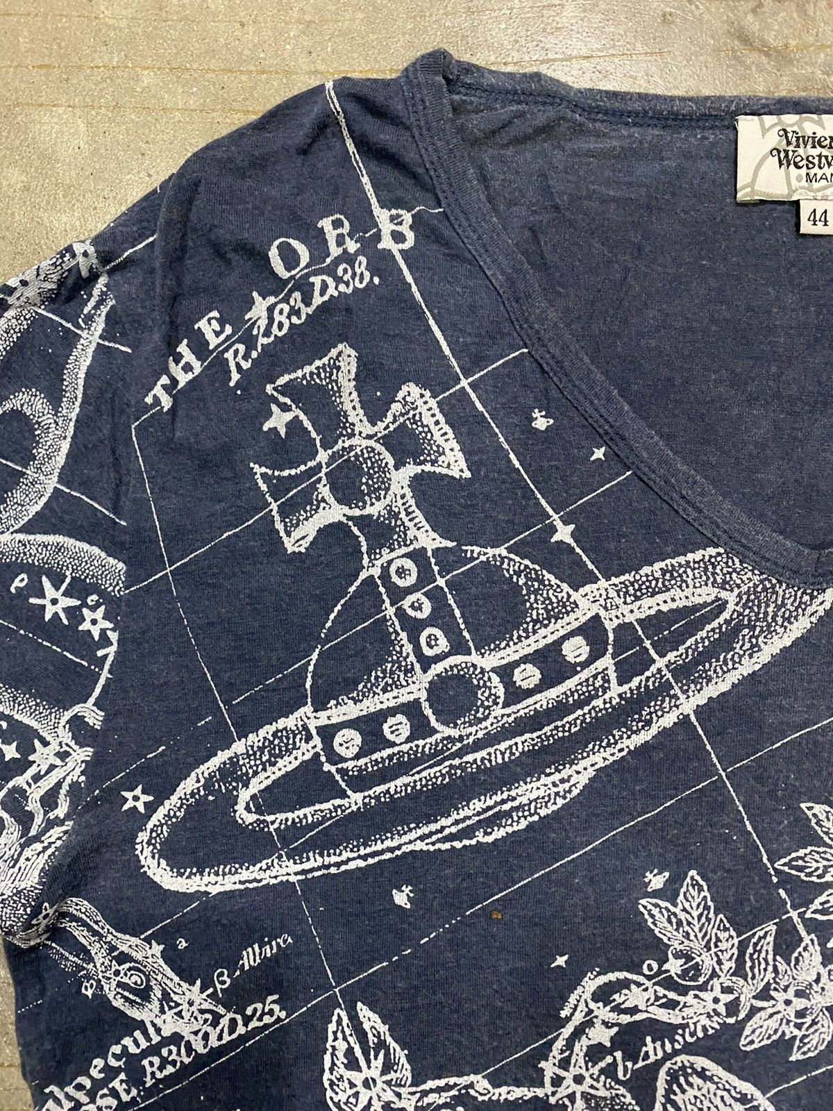 Vivienne Westwood Vtg Logo, poem, ancient all over print Size US M / EU 48-50 / 2 - 4 Thumbnail