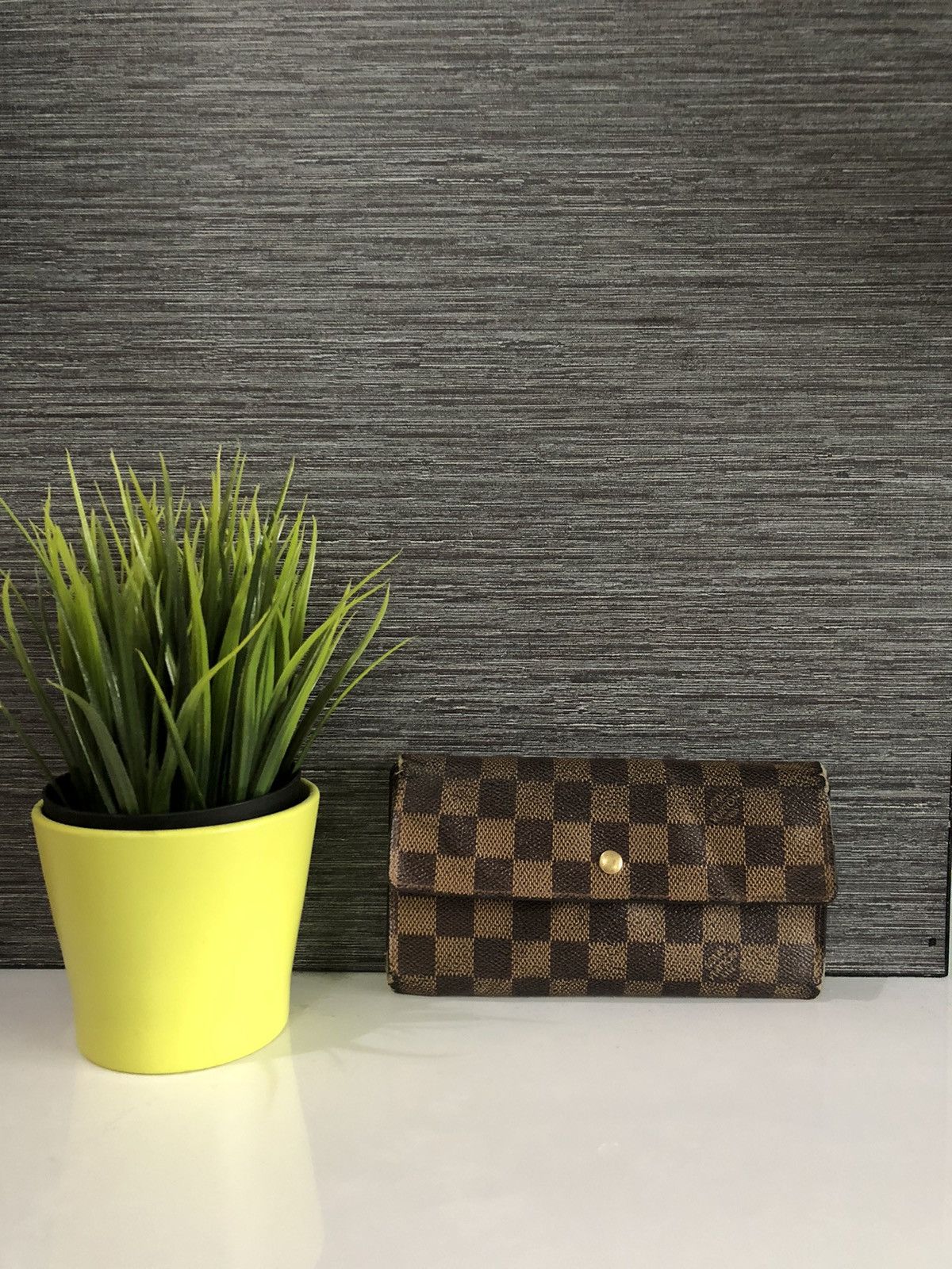 LV Paris Damier Wallet – Only Drps