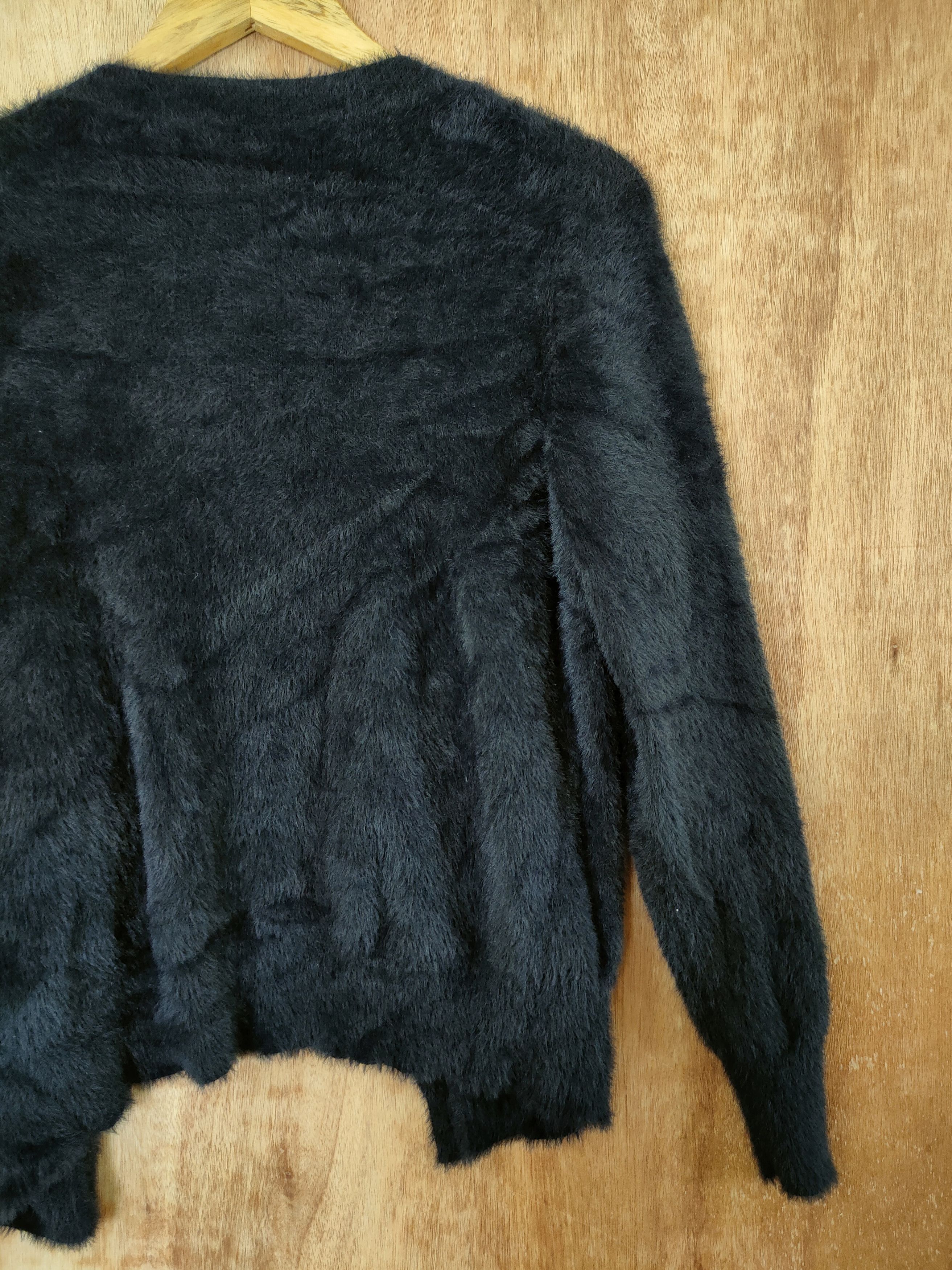 Aran Crafts D Do Classe mohair knitwear cardigan fur black soft #46-458 Size US S / EU 44-46 / 1 - 9 Thumbnail
