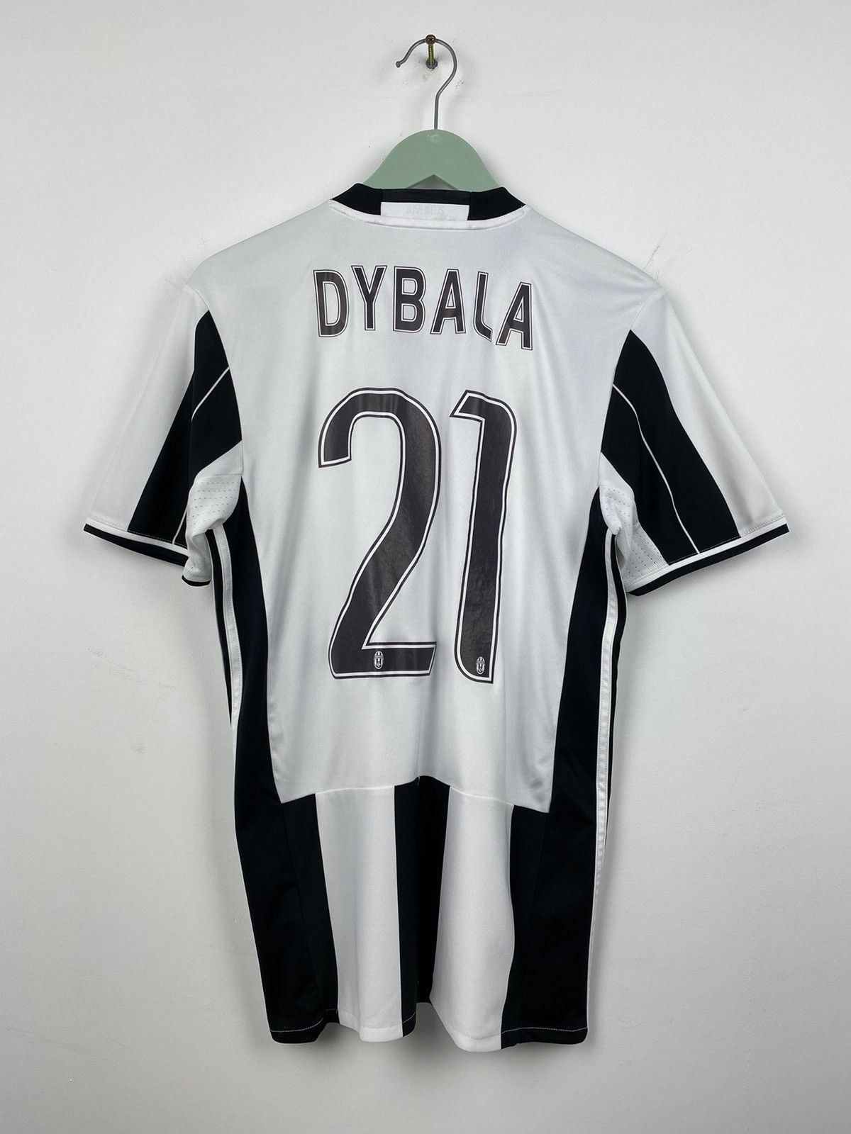 Juventus kit 2016 deals