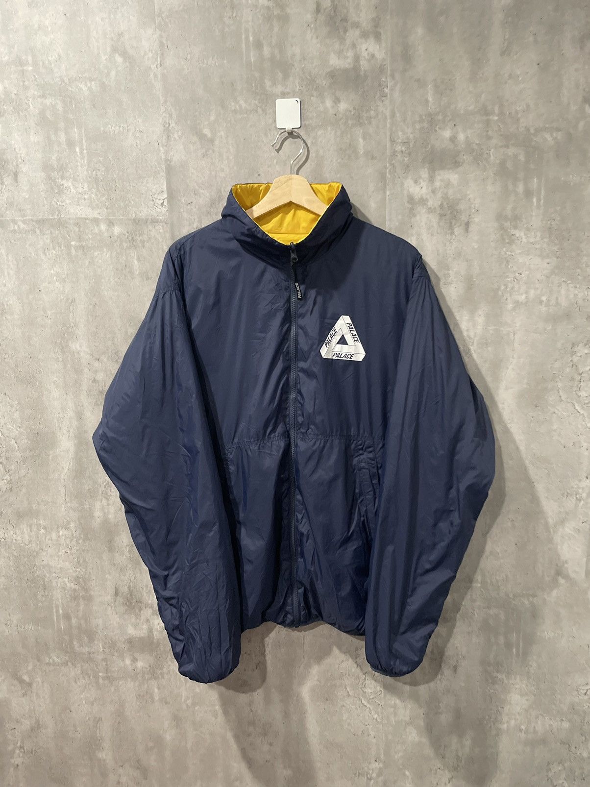 Image of Palace Skateboards Reversible Thinsulate Jacket in Navy, Men's (Size XL)