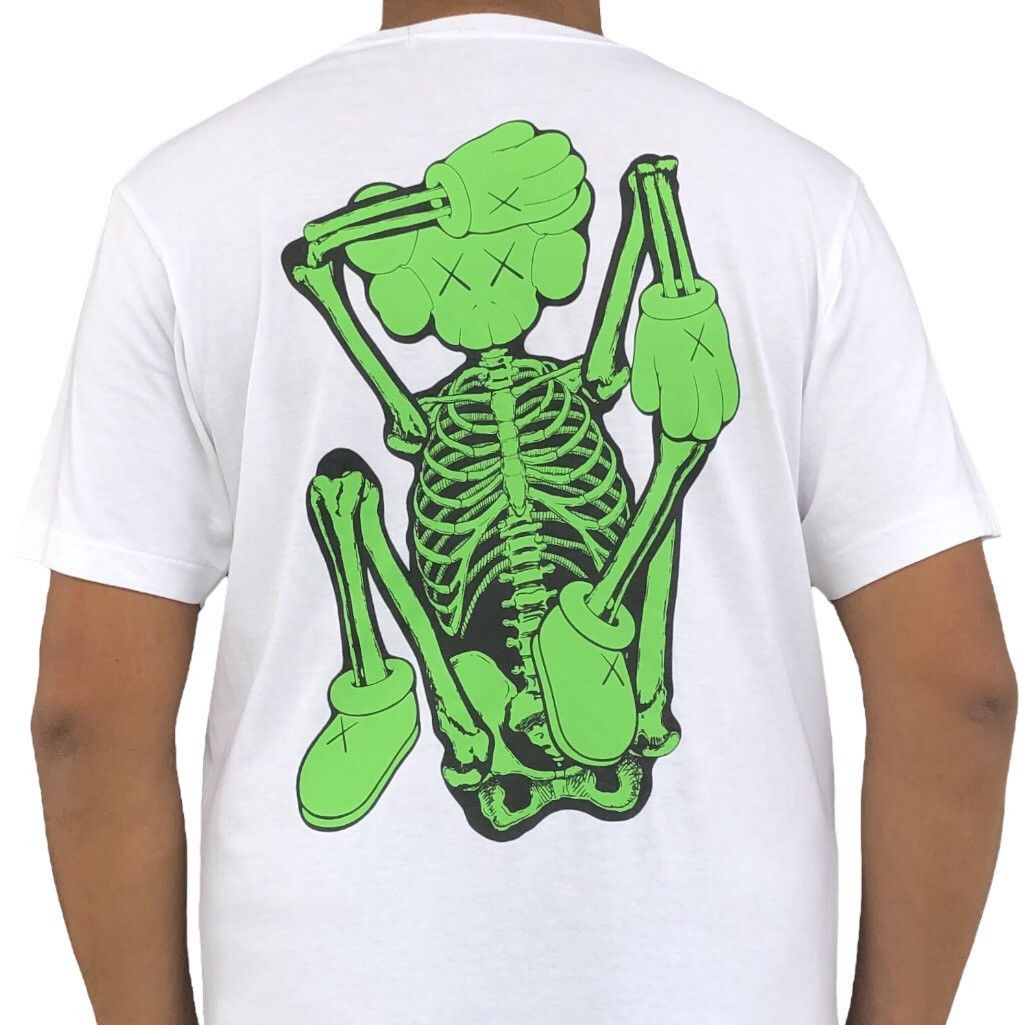 Kaws × Uniqlo KAWS x Uniqlo UT SS16 White Tee Size US L / EU 52-54 / 3 - 3 Thumbnail