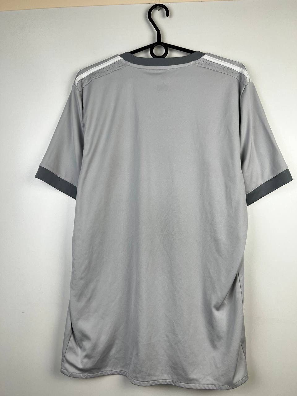Vintage Manchester United Adidas jersey t-shirt size L Size US L / EU 52-54 / 3 - 4 Thumbnail