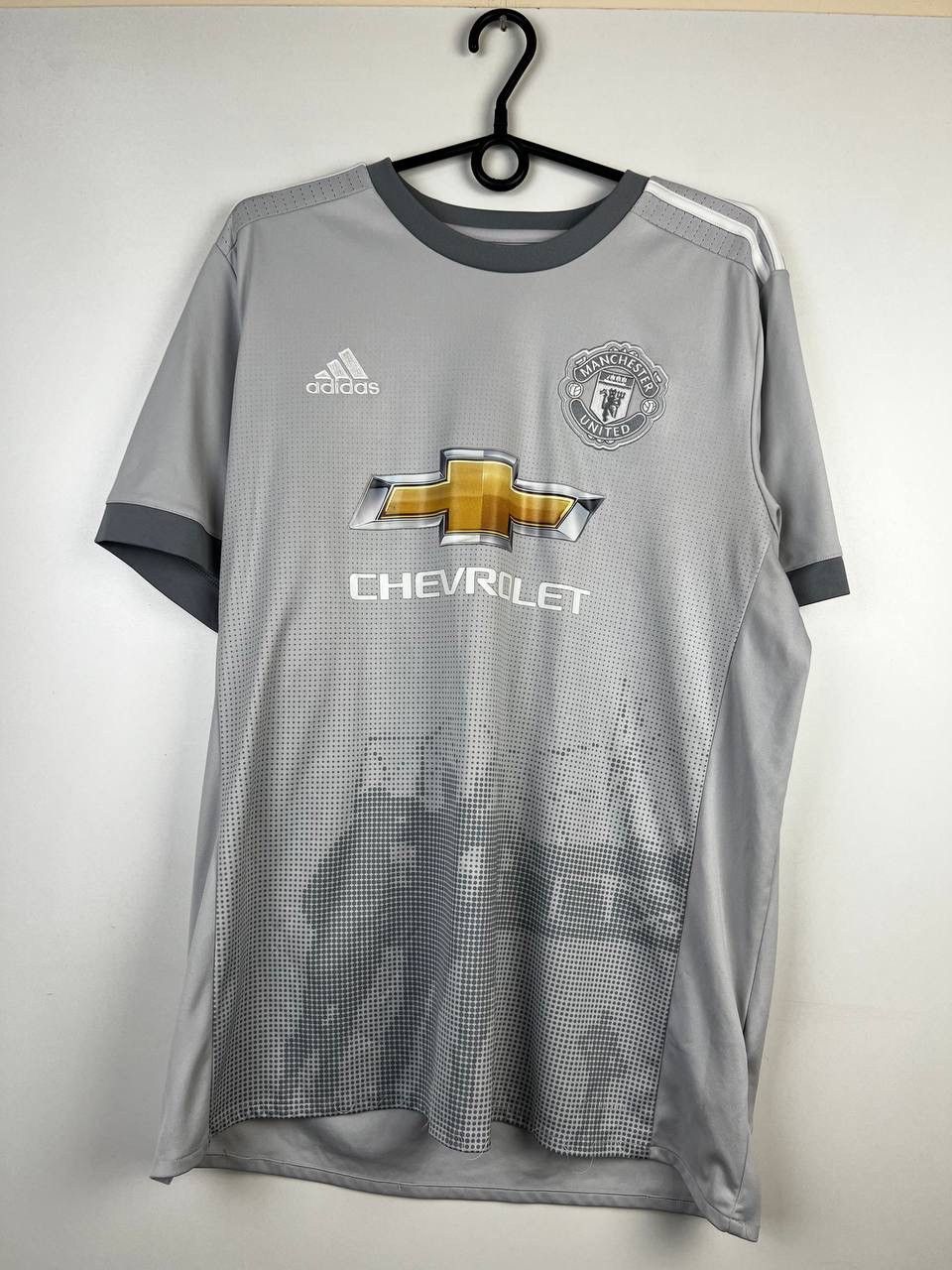 Vintage Manchester United Adidas jersey t-shirt size L Size US L / EU 52-54 / 3 - 1 Thumbnail