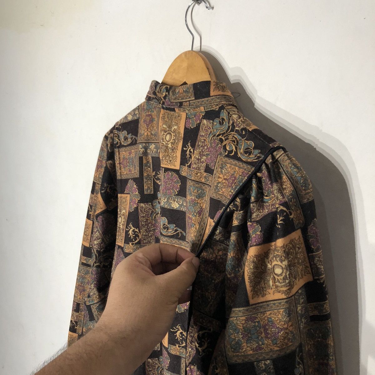 Japanese Brand Vintage Button Jacket Batik Design Eliel Size US M / EU 48-50 / 2 - 8 Thumbnail