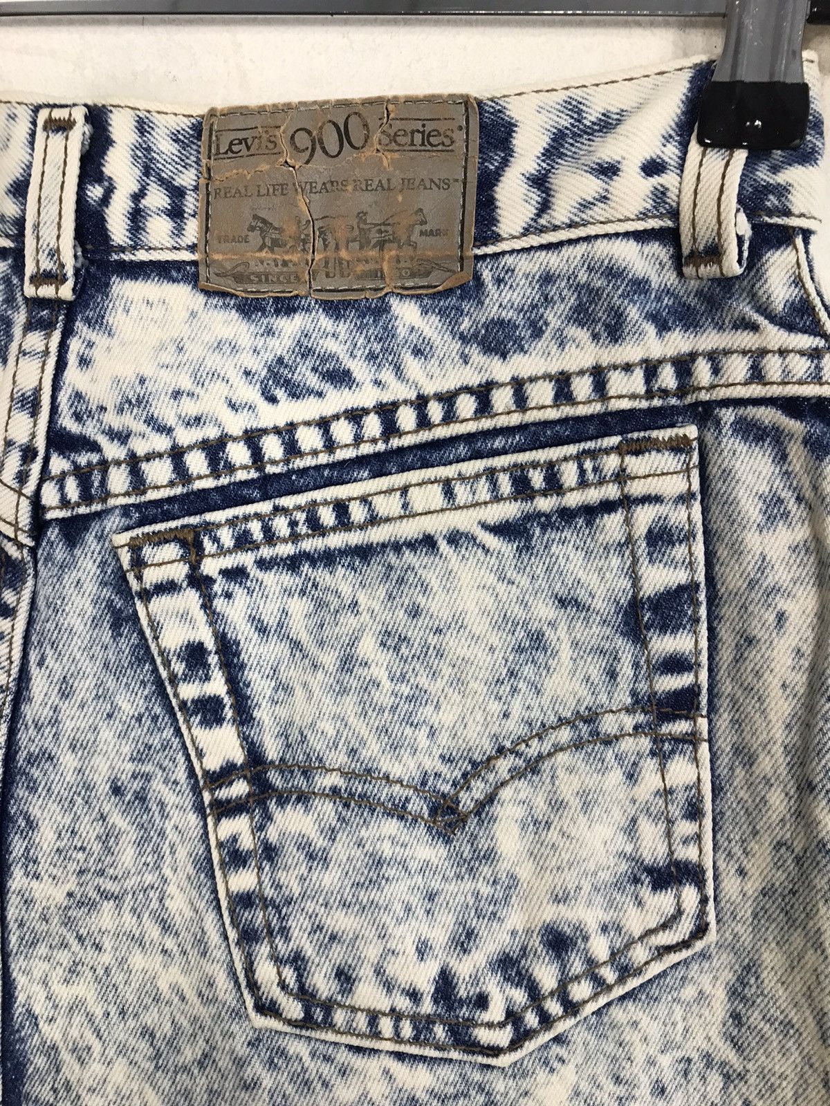 Levi's × Vintage Vintage Levi’s Stone Wash Loose Fit Design Size US 27 - 11 Thumbnail