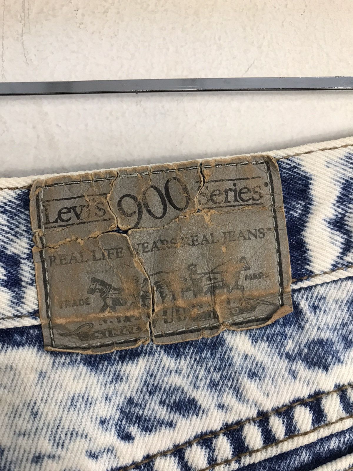 Levi's × Vintage Vintage Levi’s Stone Wash Loose Fit Design Size US 27 - 14 Thumbnail
