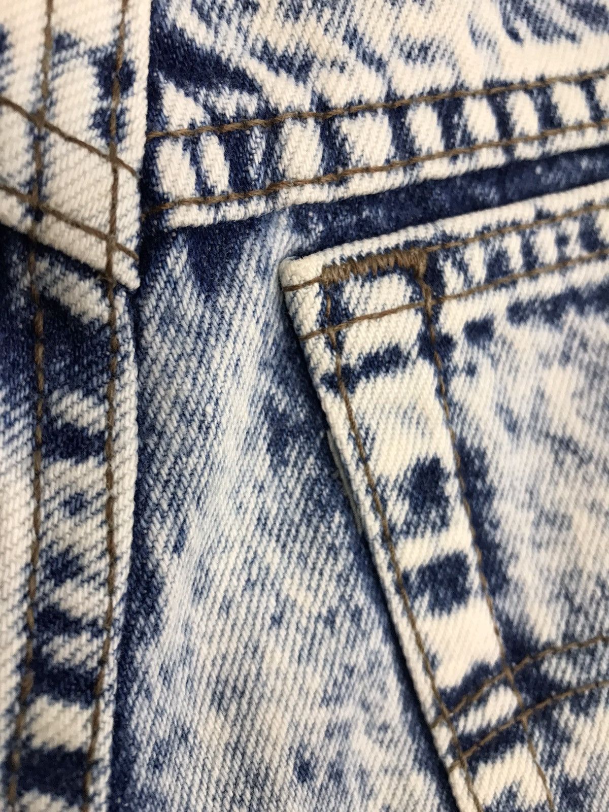 Levi's × Vintage Vintage Levi’s Stone Wash Loose Fit Design Size US 27 - 13 Thumbnail