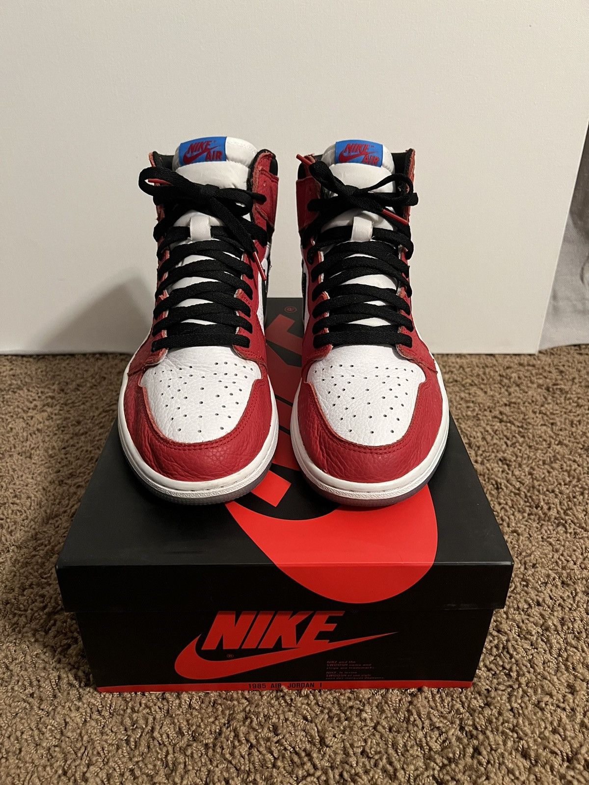 Jordan Brand × Nike Jordan 1 Retro High Spider-Man Origin Story Size 11 Size US 11 / EU 44 - 5 Thumbnail