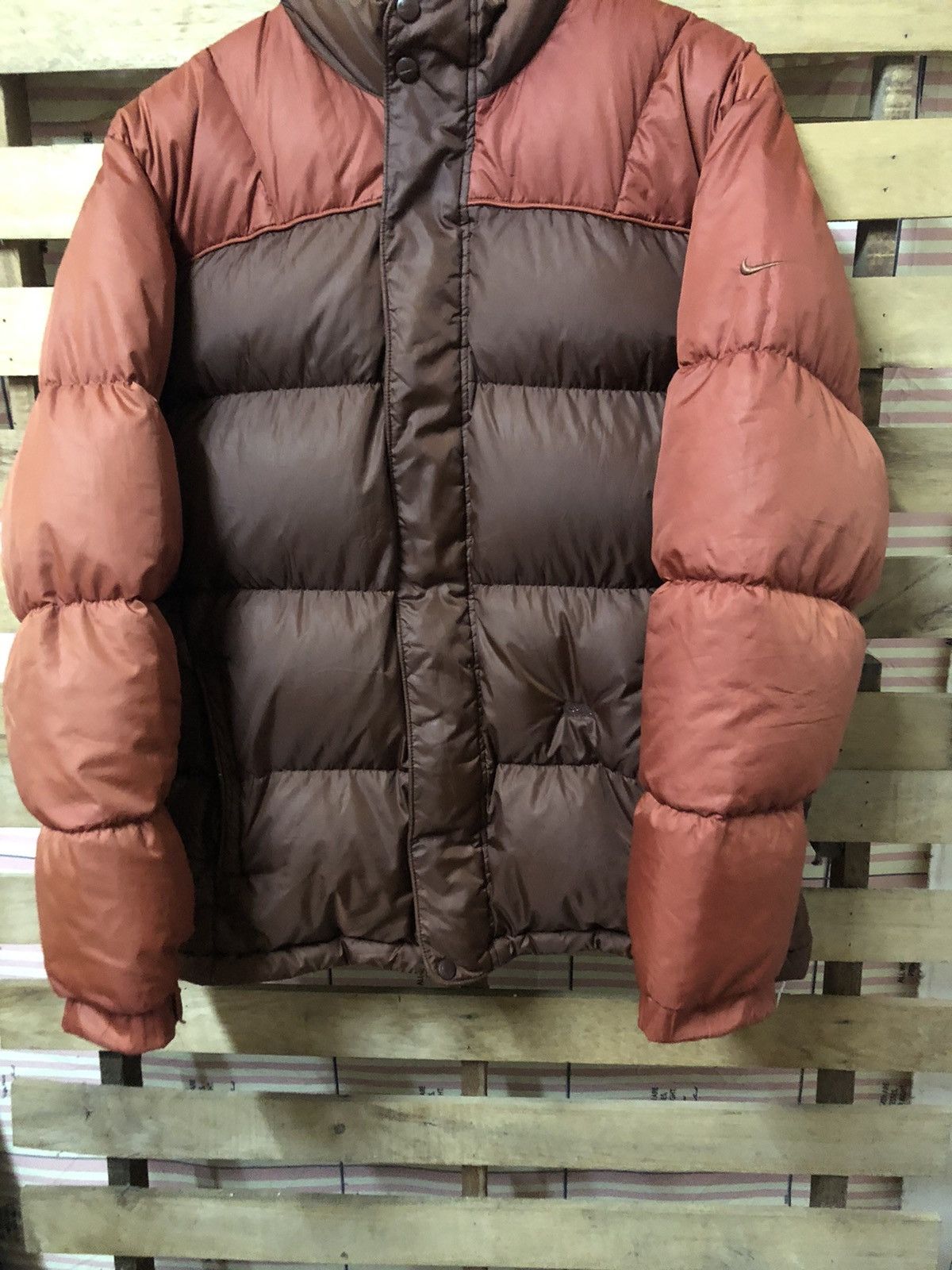 Nike Nike Small Swoosh Embroidery Puffer Jacket Nice Colour Size US XL / EU 56 / 4 - 6 Thumbnail