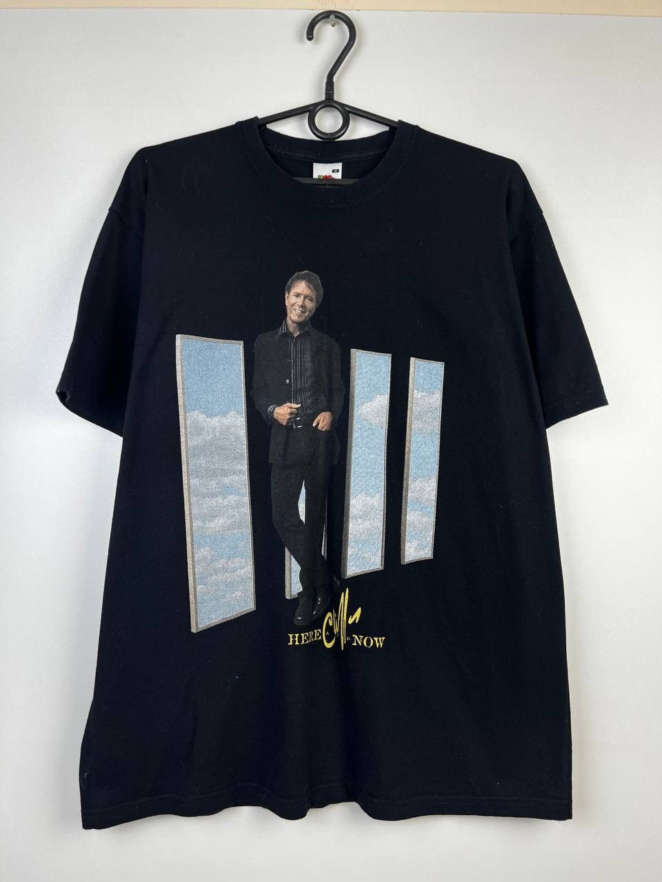 Vintage Cliff Richard 2006 vintage t-shirt size M Size US M / EU 48-50 / 2 - 1 Thumbnail