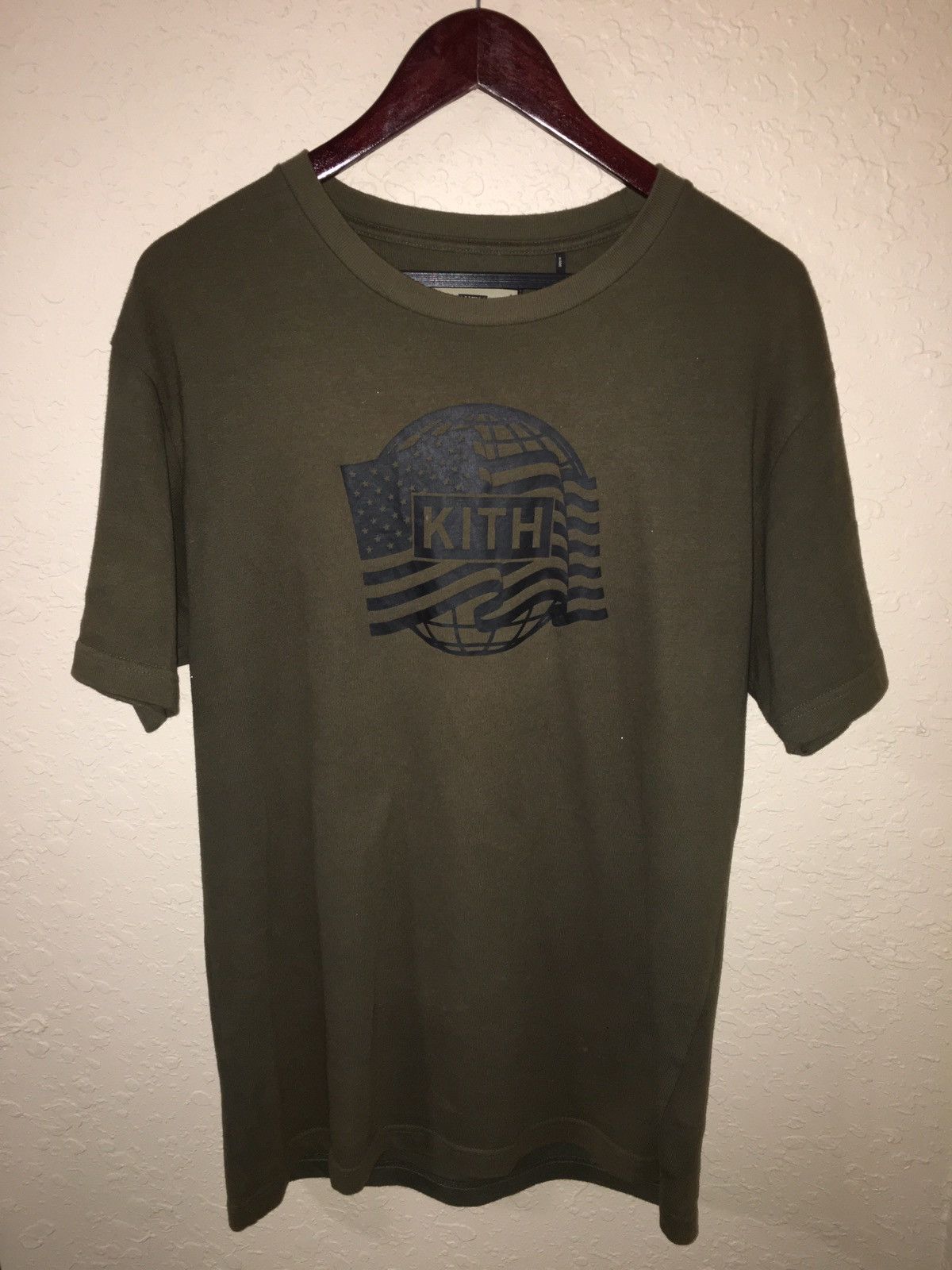 Kith RARE 2017 Kith Military Olive Green Box Logo Tee Size US S / EU 44-46 / 1 - 1 Thumbnail