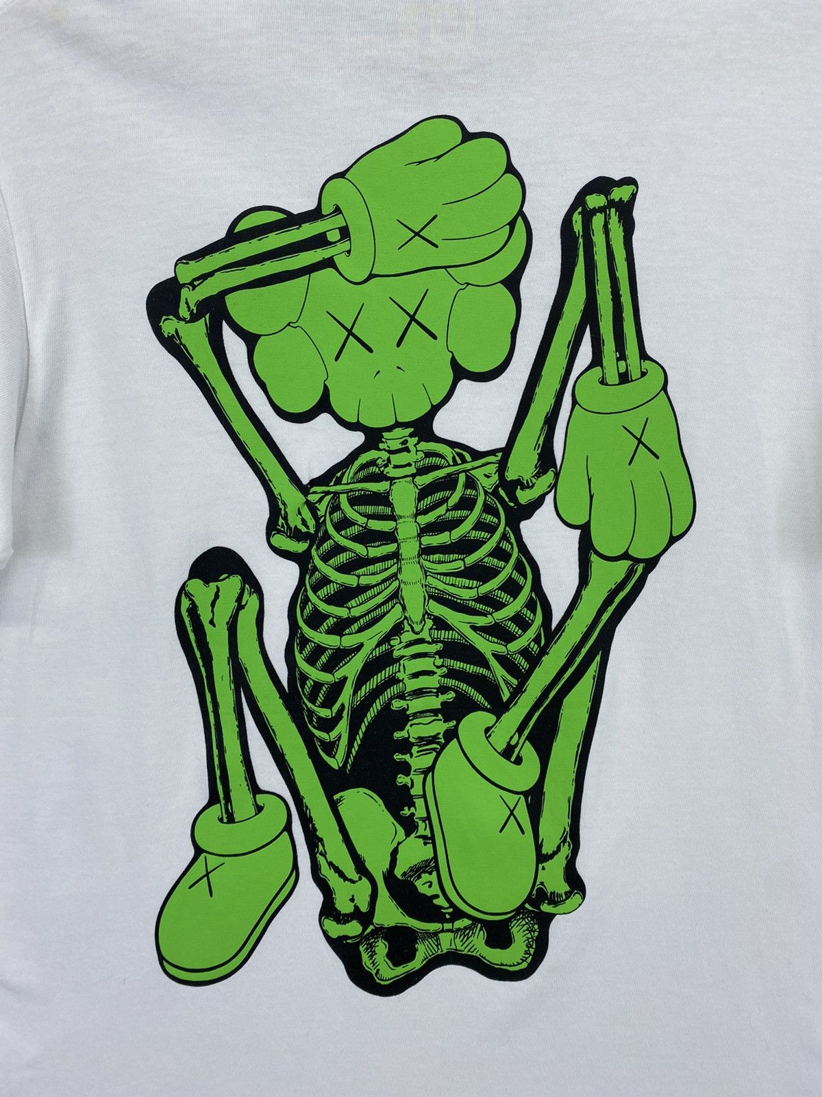 Kaws × Uniqlo Vintage Kaws Rare Printed Skulls by Uniqlo Tees T Shirts Size US M / EU 48-50 / 2 - 5 Thumbnail