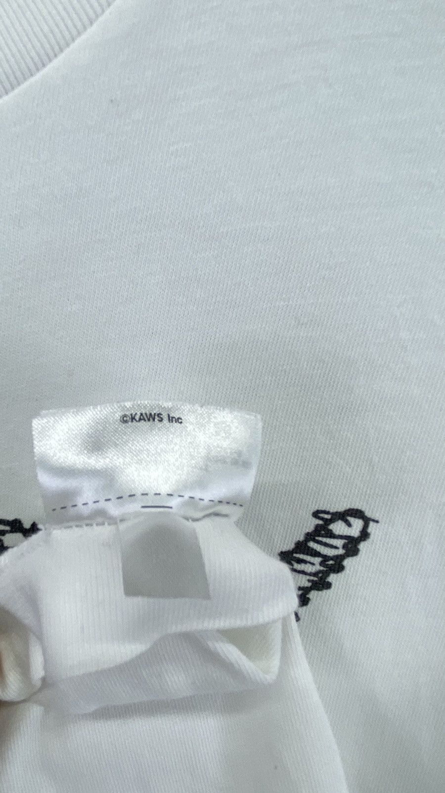 Kaws × Uniqlo Vintage Kaws Rare Printed Skulls by Uniqlo Tees T Shirts Size US M / EU 48-50 / 2 - 8 Thumbnail