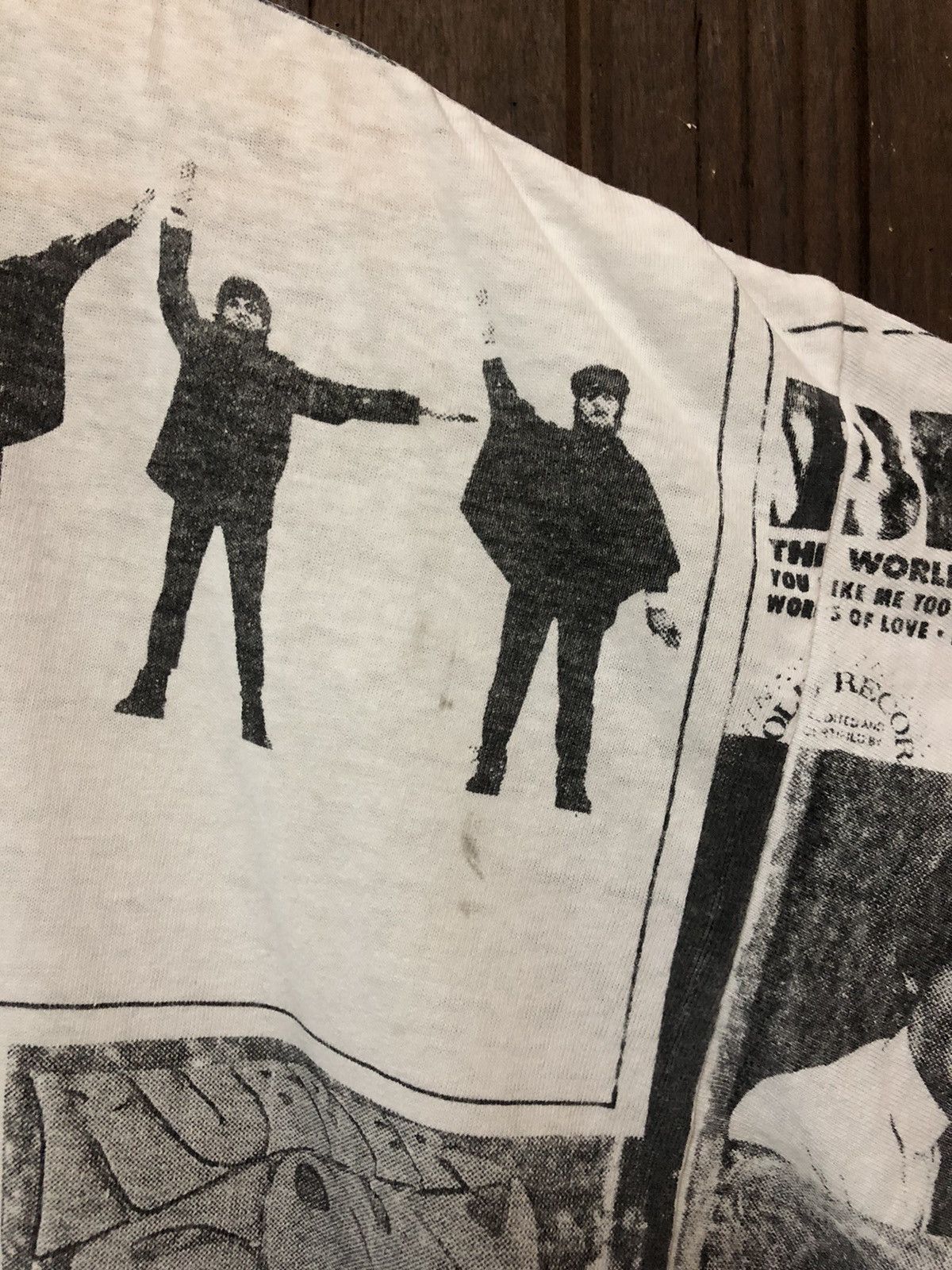 Band Tees × Vintage Vintage 90s The Beatles Rock Band Over Full Print Tee Shirt Size US XL / EU 56 / 4 - 10 Thumbnail