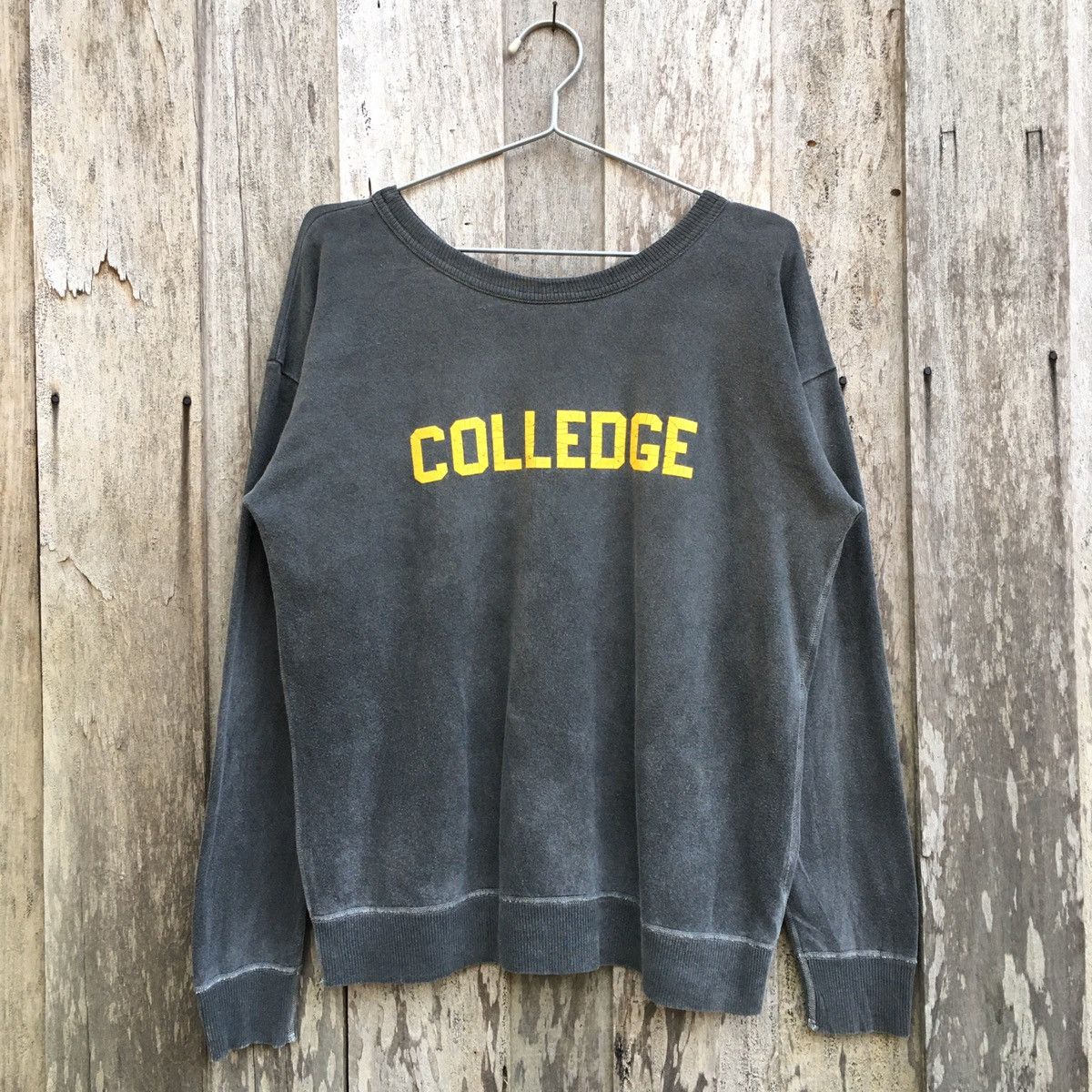 Vintage Vintage Colledge Crewneck Pullover Sweatshirt Size US L / EU 52-54 / 3 - 1 Thumbnail