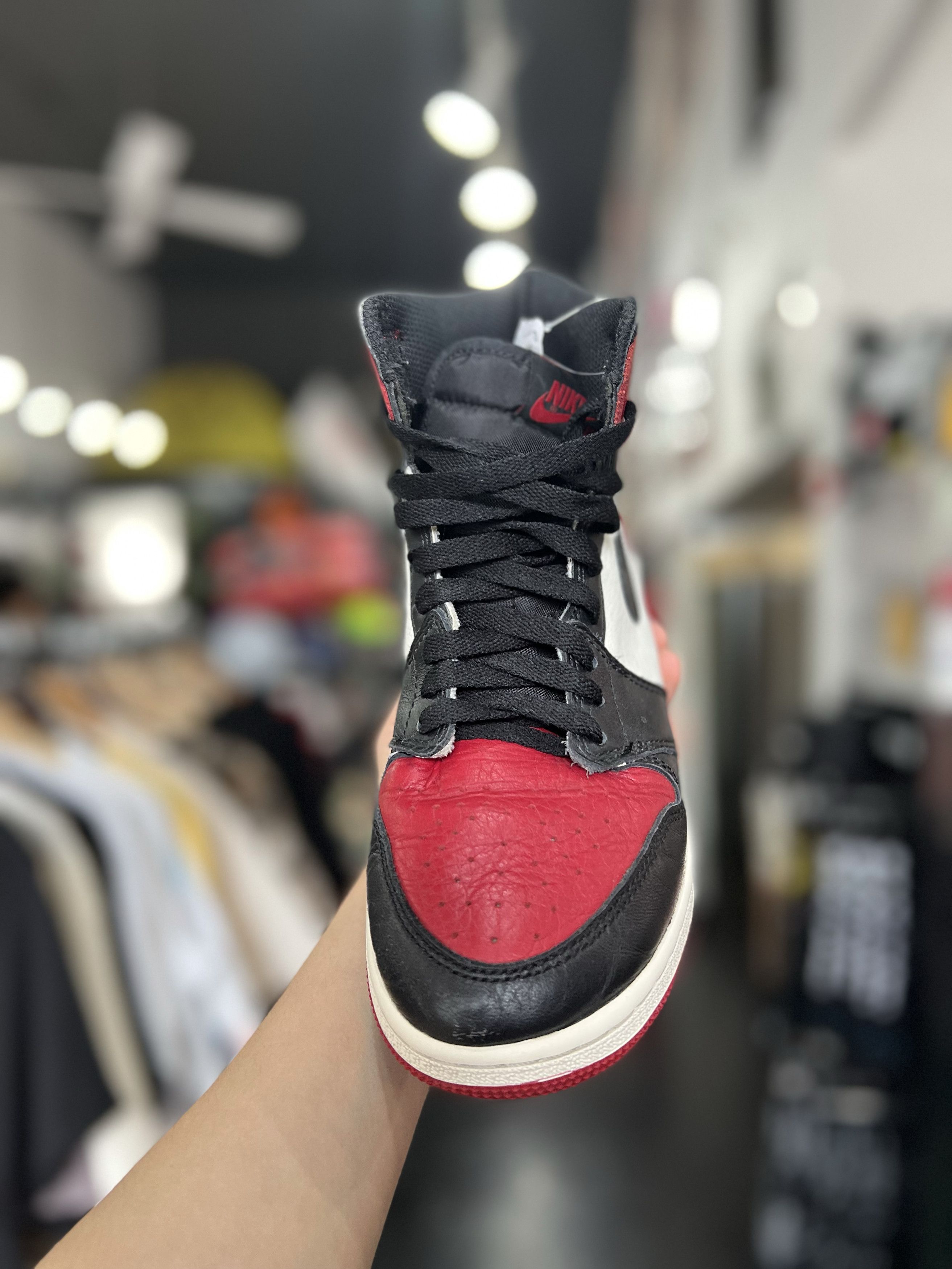 Jordan Brand Jordan 1 Bred Toe sz. 7Y Size US 7 / EU 40 - 11 Thumbnail