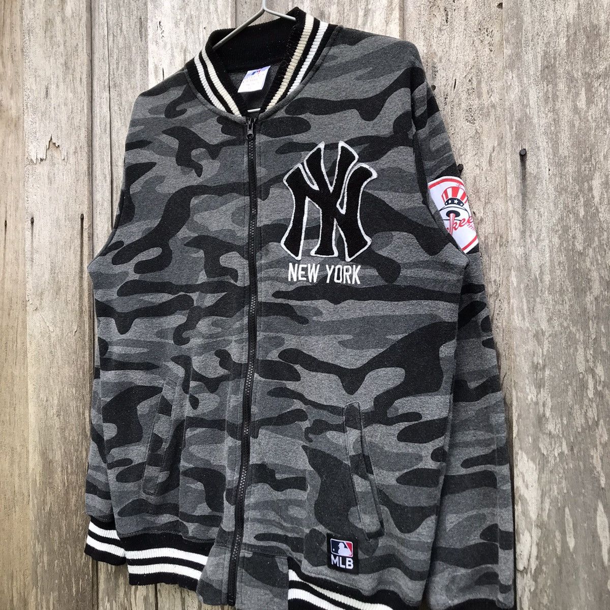 MLB × New York Yankees Vintage MLB NY New York Yankees Jacket Big Logo Camo Size US L / EU 52-54 / 3 - 3 Thumbnail
