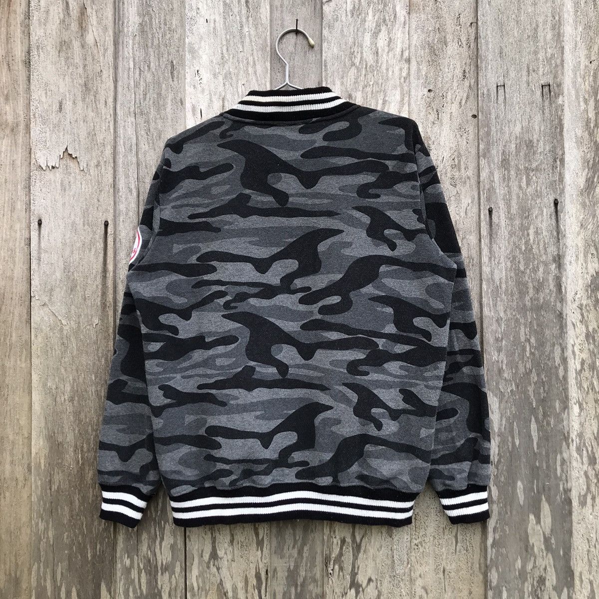 MLB × New York Yankees Vintage MLB NY New York Yankees Jacket Big Logo Camo Size US L / EU 52-54 / 3 - 11 Thumbnail