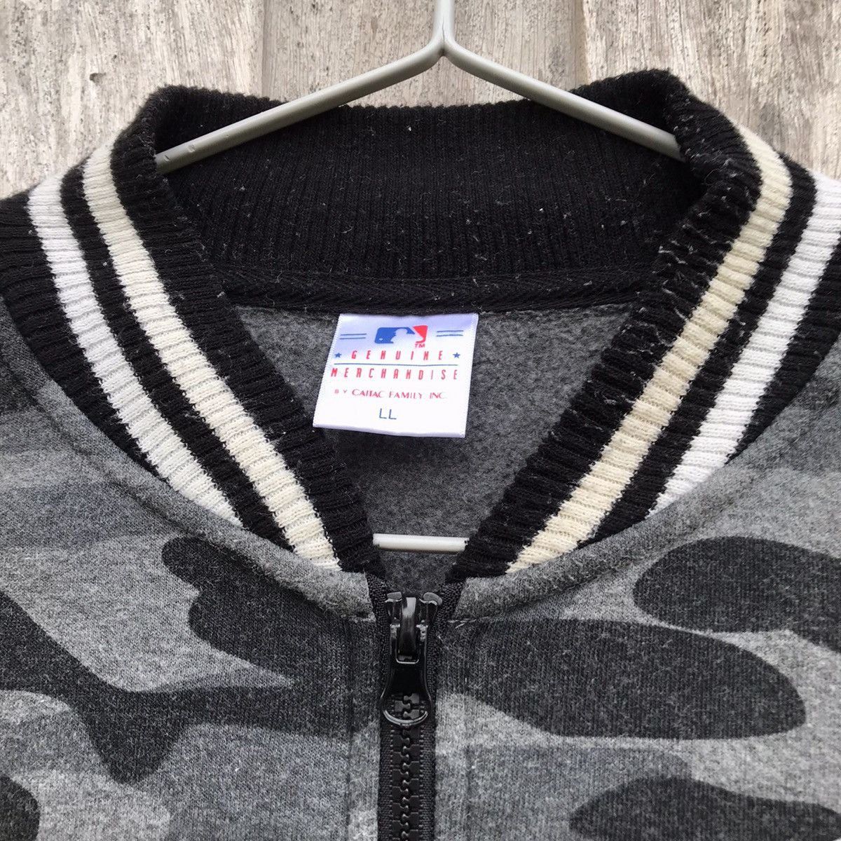 MLB × New York Yankees Vintage MLB NY New York Yankees Jacket Big Logo Camo Size US L / EU 52-54 / 3 - 7 Thumbnail