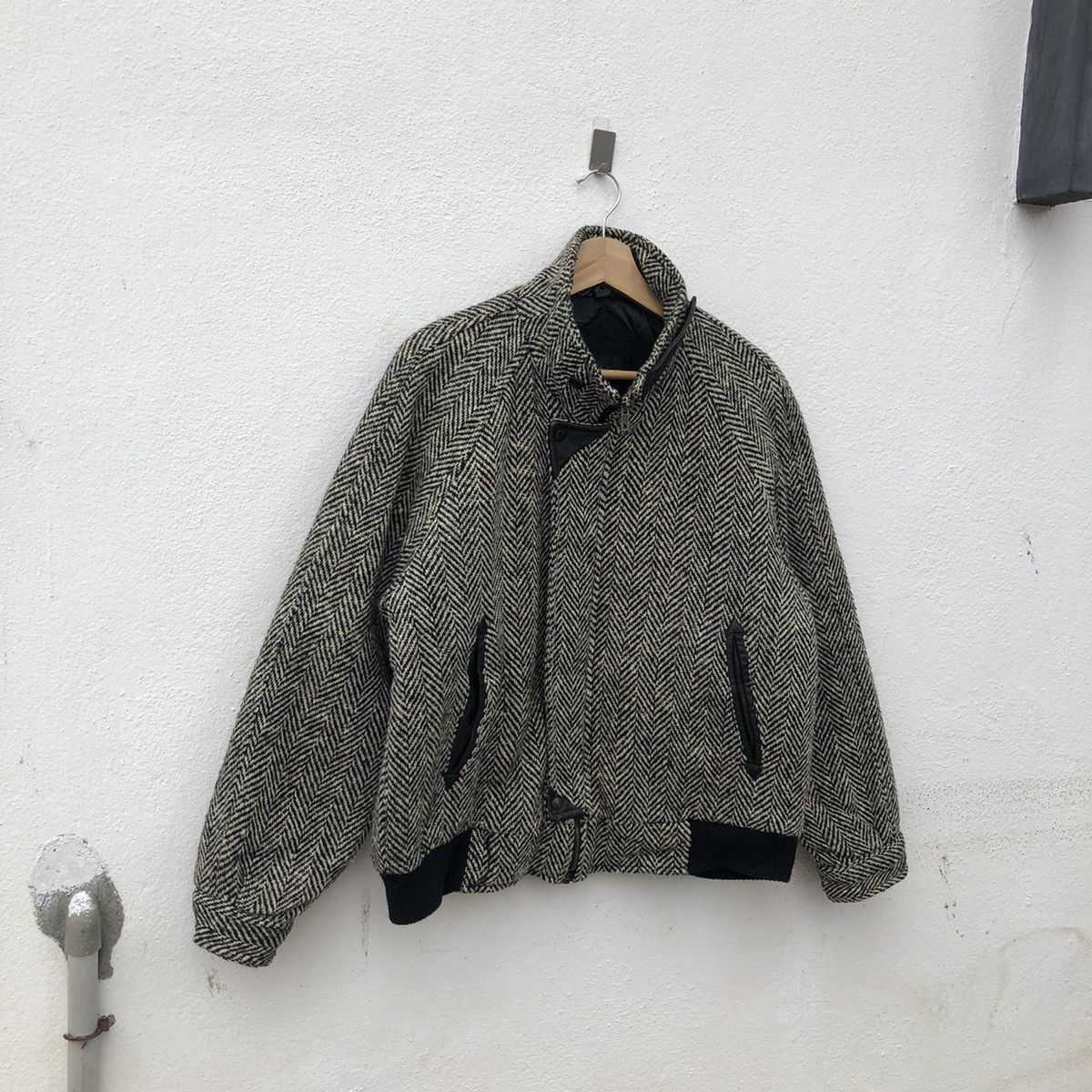 Japanese Brand WOOL HERRINGBONE JACKET CONTRIBUTE INSPIRED BY ISSEY MIYAKE Size US M / EU 48-50 / 2 - 2 Thumbnail