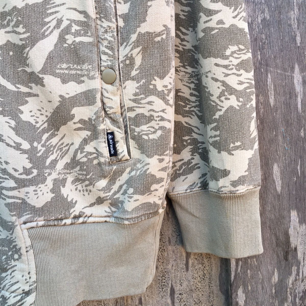 Airwalk × Vintage Vintage Airwalk Hoodie Camo Size US L / EU 52-54 / 3 - 4 Thumbnail