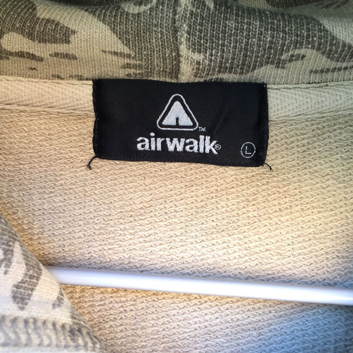 Airwalk × Vintage Vintage Airwalk Hoodie Camo Size US L / EU 52-54 / 3 - 5 Thumbnail