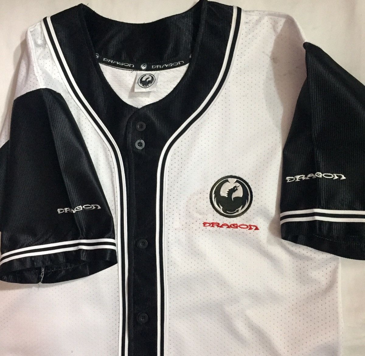 Santa Cruz Skateboards VINTAGE 90s DRAGON SKATEBOARDS BIG LOGO BASEBALL JERSEY Size US L / EU 52-54 / 3 - 4 Thumbnail