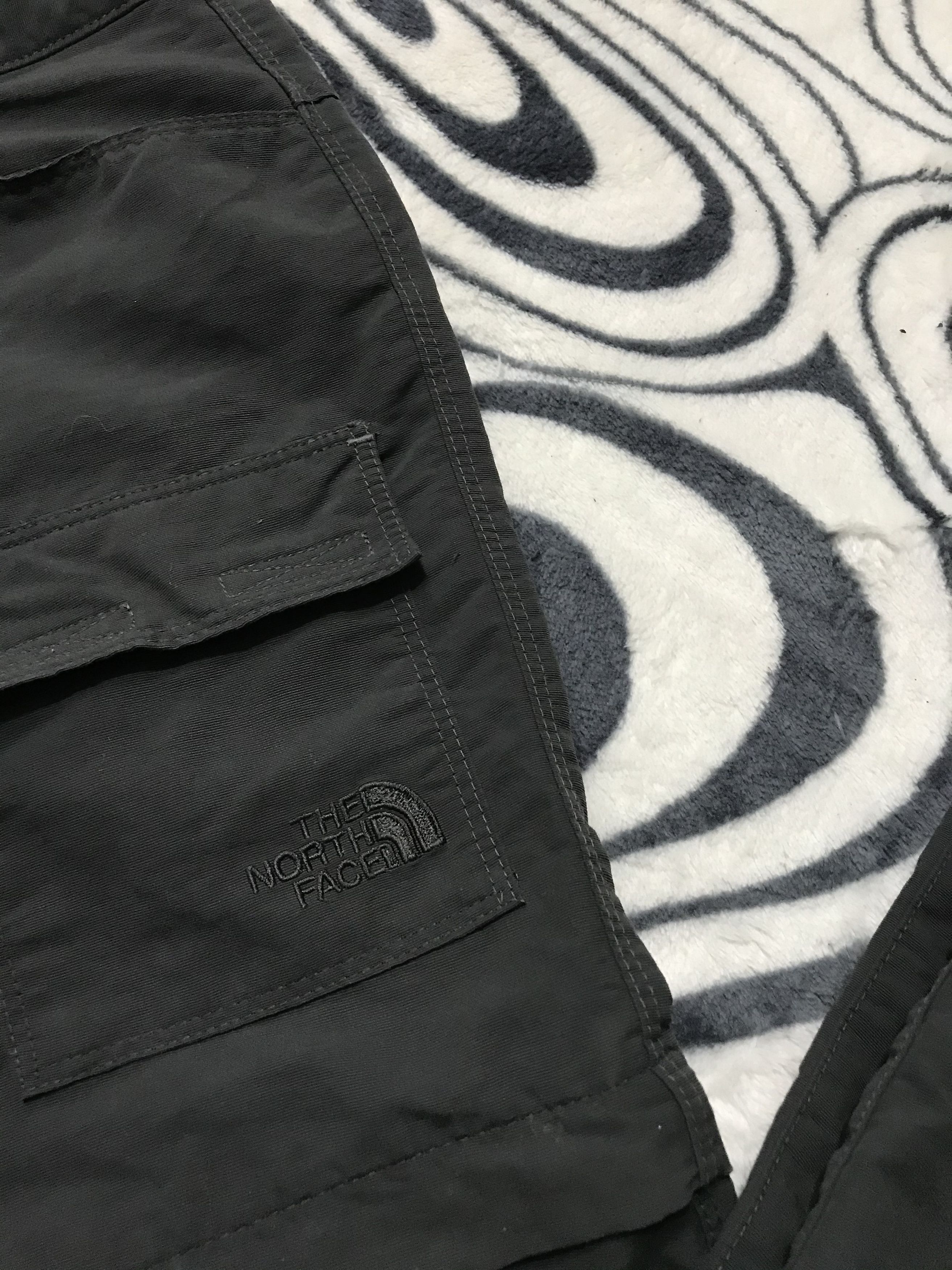 The North Face × Vintage The North Face WMNS Transformer Pants Shorts TNF Size 28" / US 6 / IT 42 - 3 Thumbnail