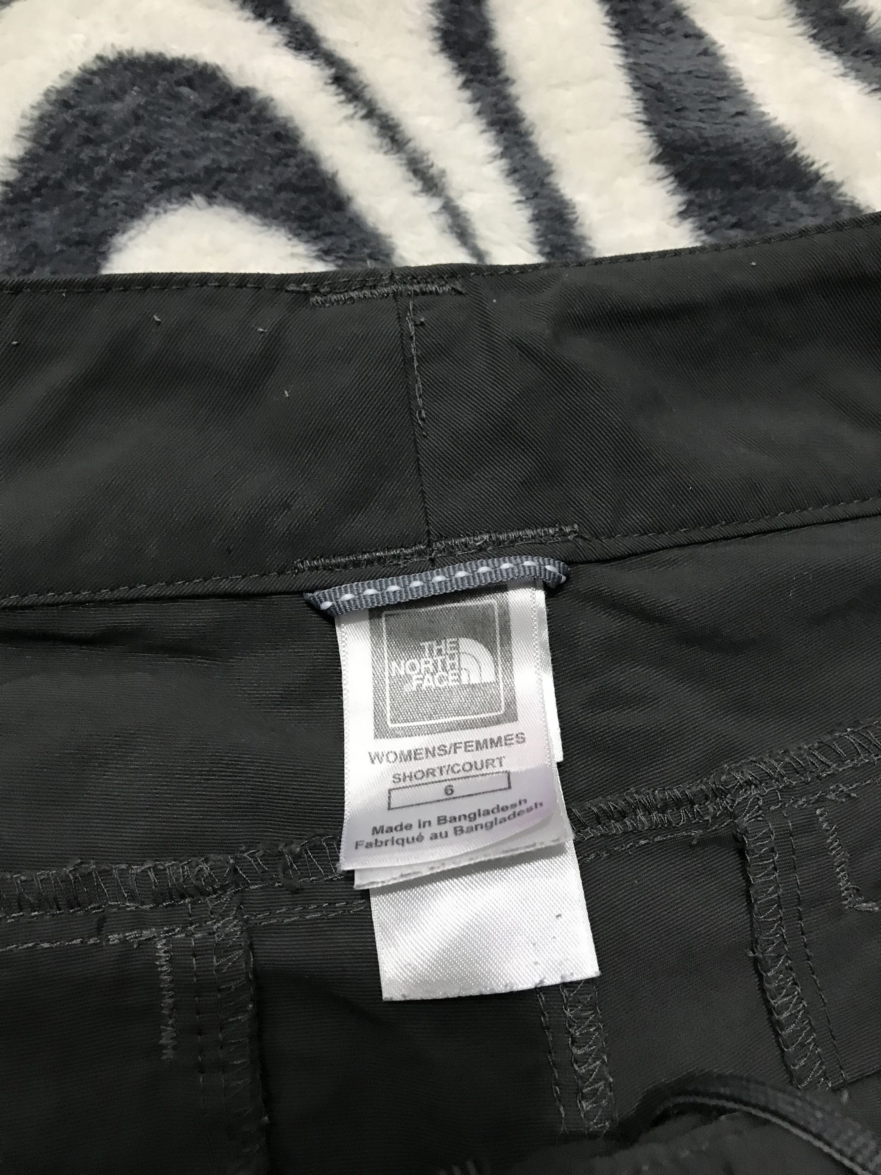 The North Face × Vintage The North Face WMNS Transformer Pants Shorts TNF Size 28" / US 6 / IT 42 - 5 Thumbnail