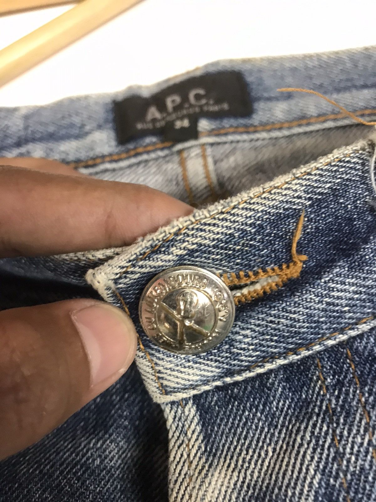 A.P.C. × Vintage VINTAGE SELVAGE A.P.C BLUE WASH DISTRESSED DENIM Size US 32 / EU 48 - 6 Thumbnail