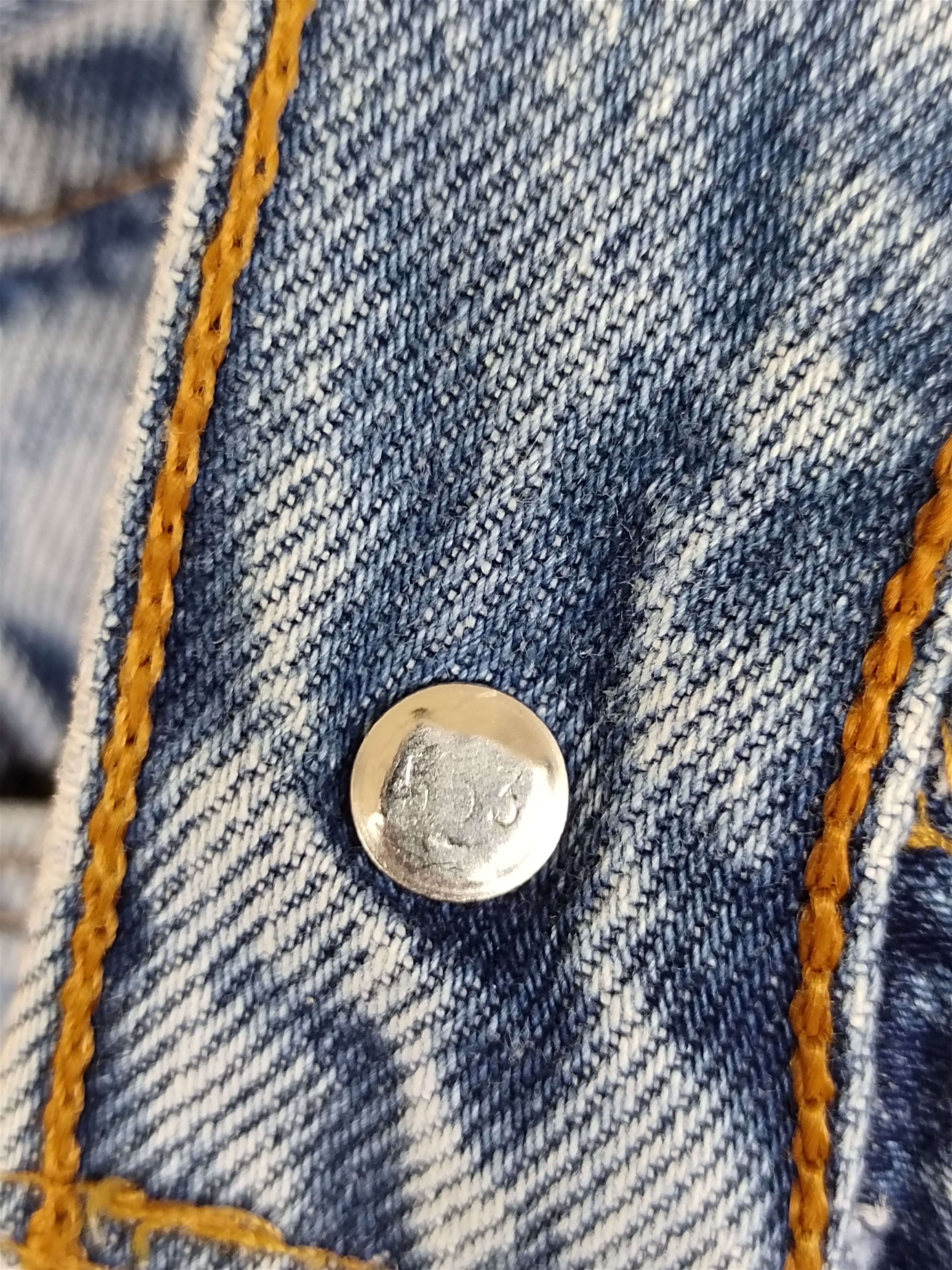 Levi's Vintage Clothing Vintage 90s LEVIS 501 Skull & Flowers Denim Jeans Size US 29 - 19 Thumbnail