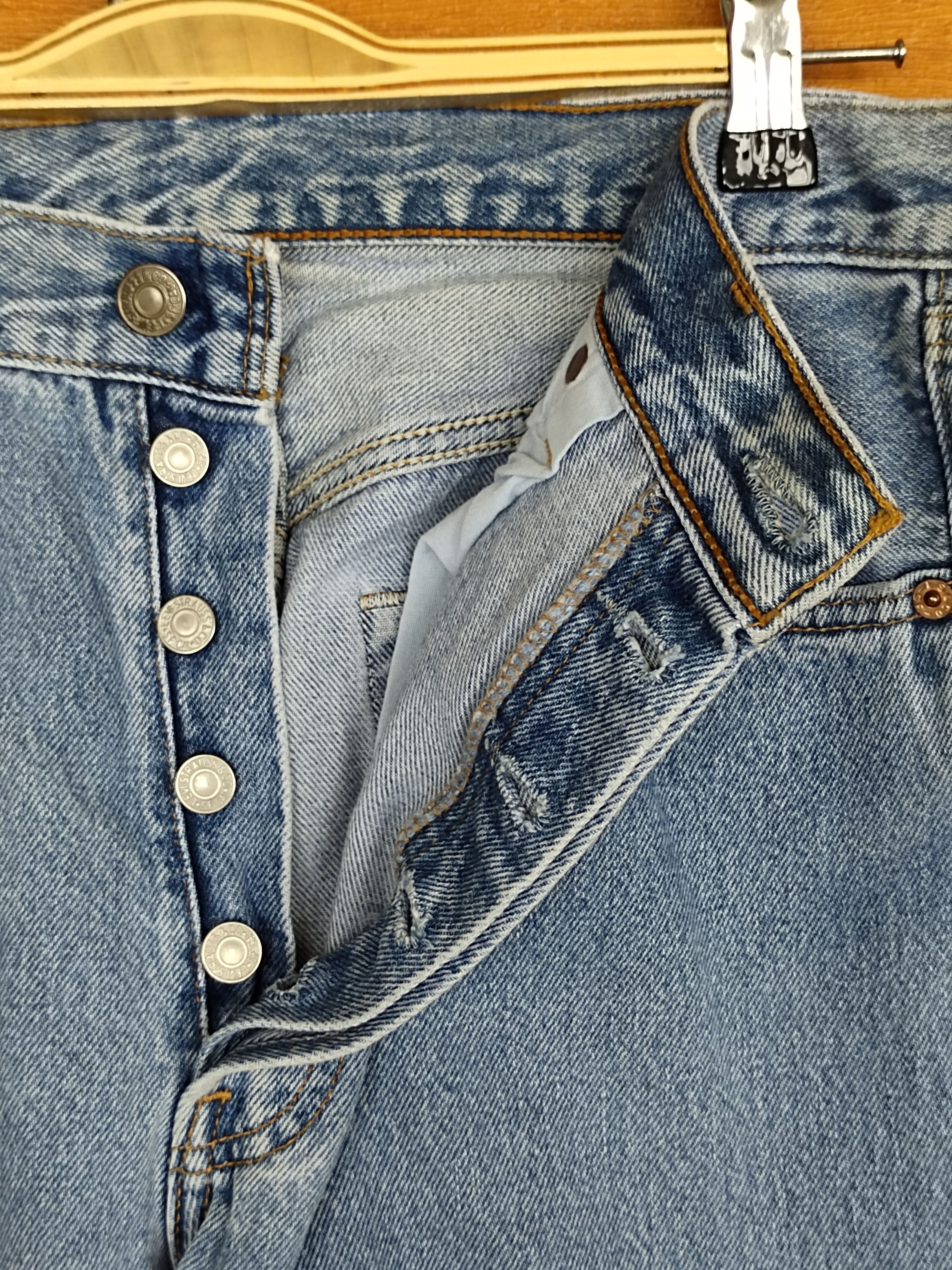 Levi's Vintage Clothing Vintage 90s LEVIS 501 Skull & Flowers Denim Jeans Size US 29 - 18 Thumbnail
