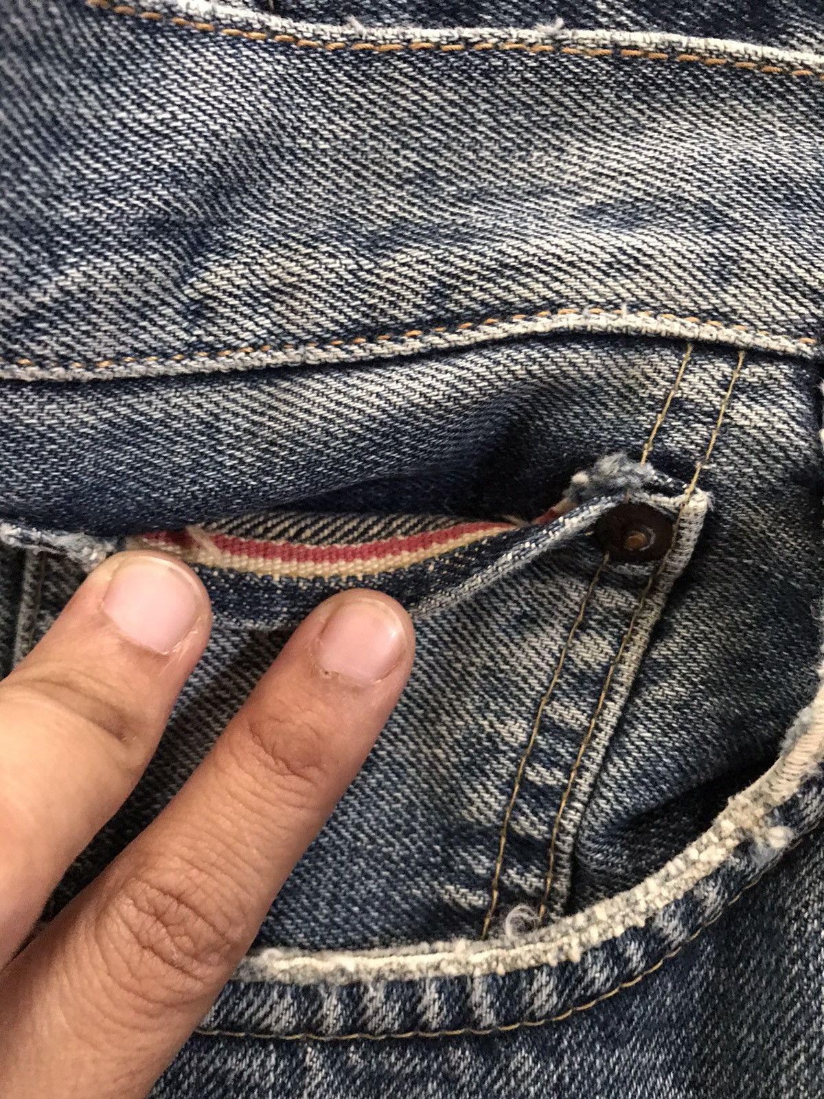 Edwin × Salvage × Vintage VINTAGE SELVAGE EDWIN 505 BLUE WASH DISTRESSED DENIM Size US 30 / EU 46 - 4 Thumbnail