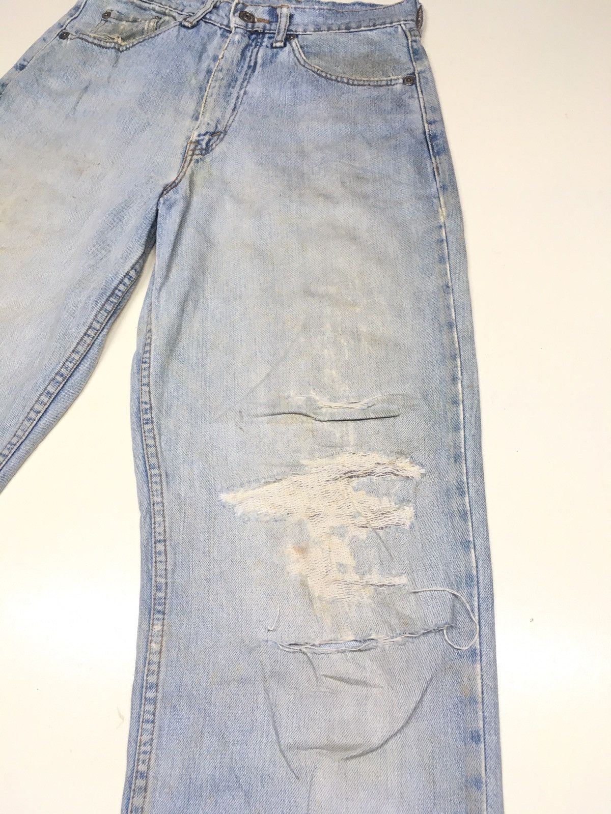Levi's × Vintage Vintage 90s Levi’s grey tag blue wash distresed riped denim Size US 28 / EU 44 - 8 Thumbnail