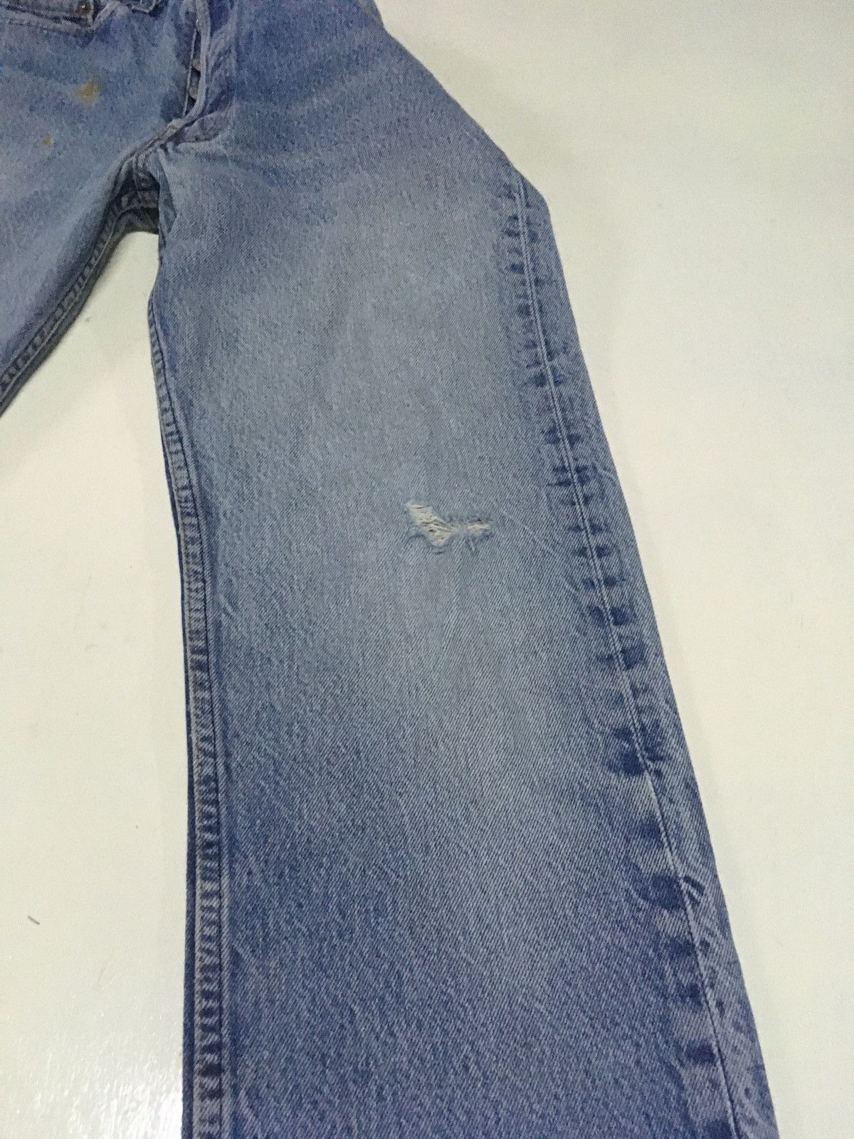 Levi's Vintage Clothing × Vintage Truly Vintage 70s Levi’s 501 blue wash distressed denim Size US 31 - 9 Thumbnail
