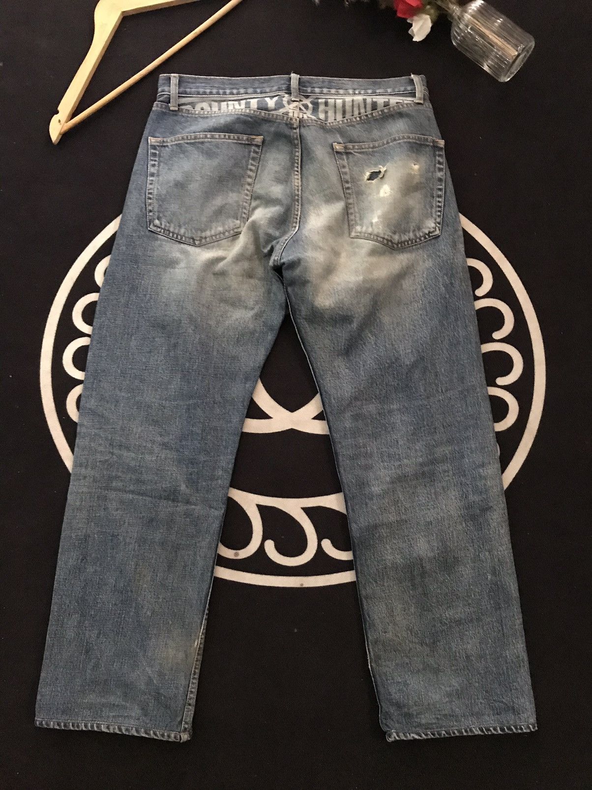 VINTAGE BOUNTY HUNTER BLUE WASH DISTRESSED DENIM