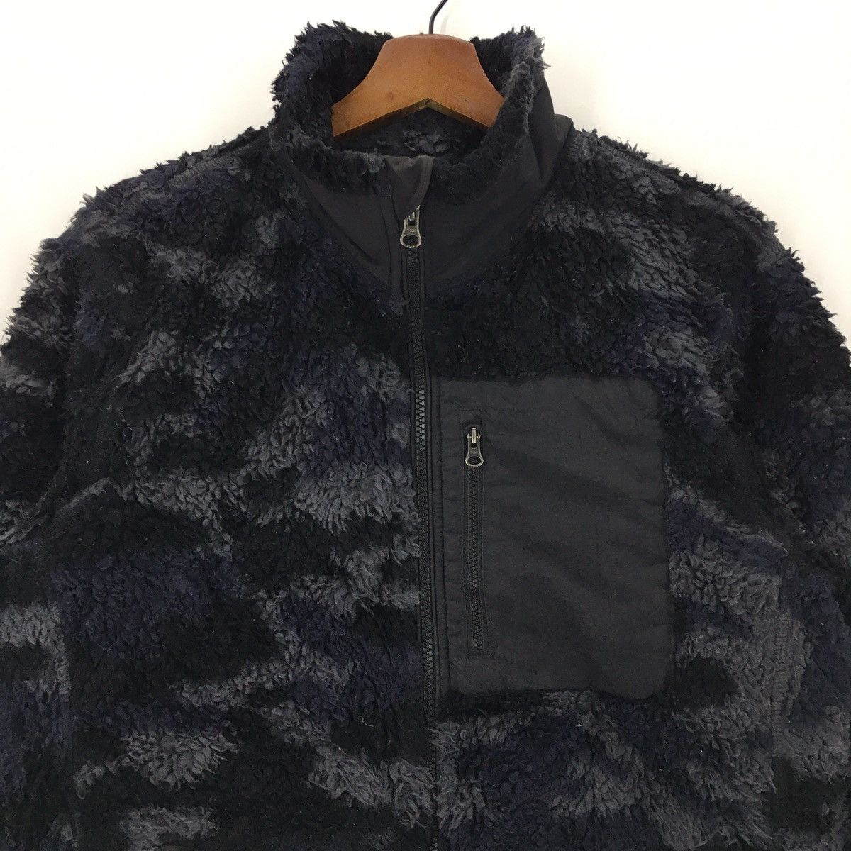 Uniqlo × Vintage Vintage Uniqlo Zip Up Camo Fleece Jacket Size US S / EU 44-46 / 1 - 2 Thumbnail