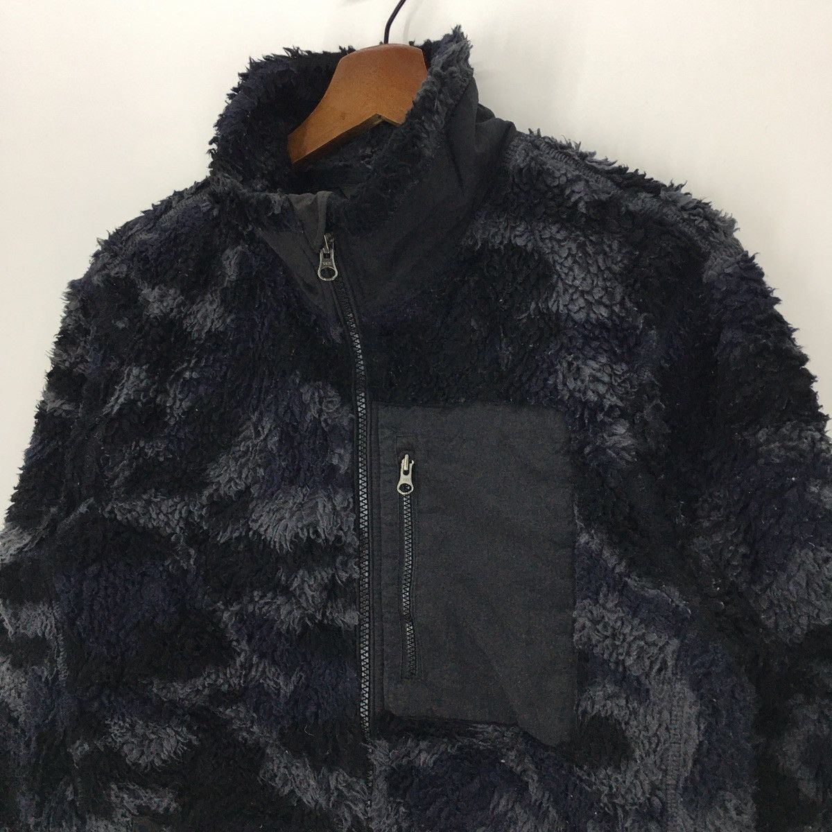 Uniqlo × Vintage Vintage Uniqlo Zip Up Camo Fleece Jacket Size US S / EU 44-46 / 1 - 3 Thumbnail