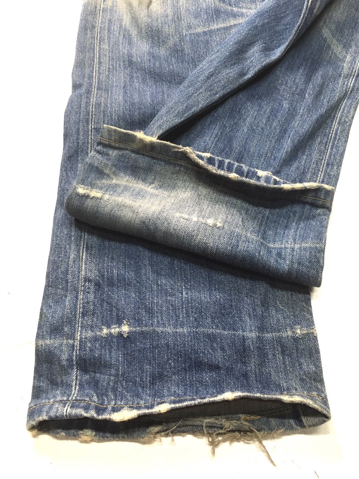 Japanese Brand × Levi's Vintage Levi’s lot 501 distressed denim japan Size US 32 / EU 48 - 11 Thumbnail