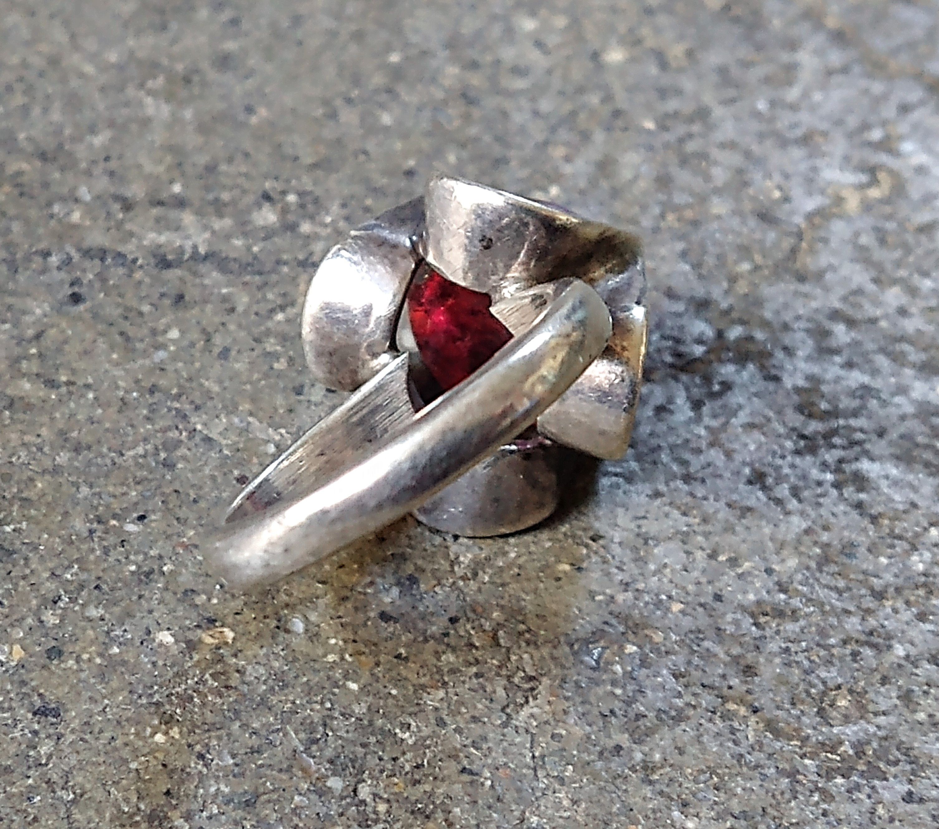 Jewelry Vintage Sterling Silver Ring Size 7.25 Glass Belcher Modern Size ONE SIZE - 8 Thumbnail