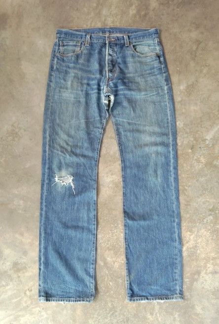 Levi's × Vintage Vintage Levi's 501 Repaired Distressed Jeans 36x36 Size US 36 / EU 52 - 1 Thumbnail